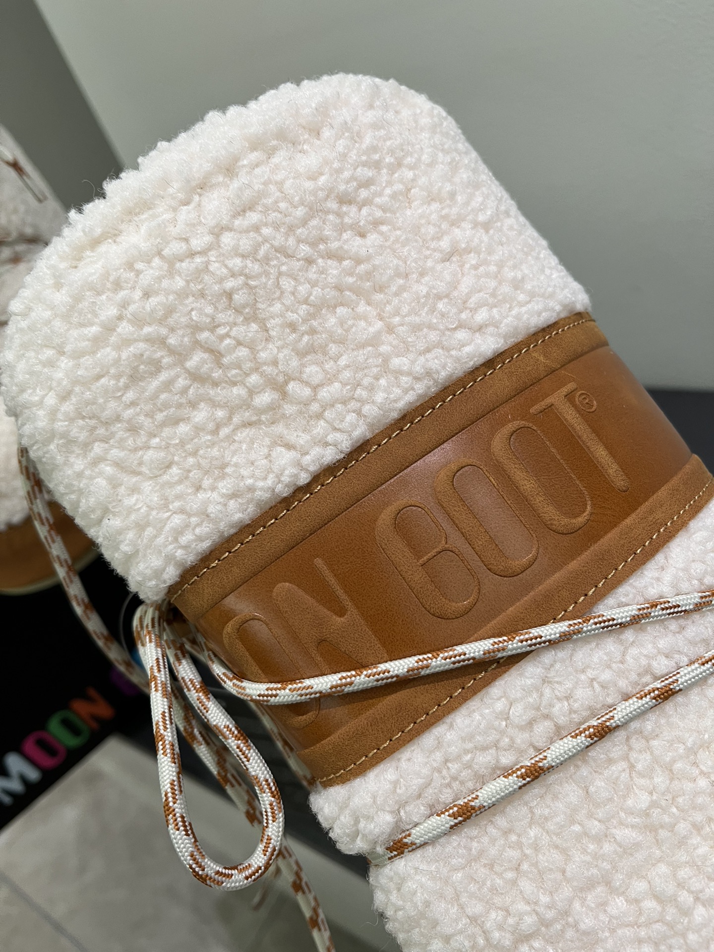 Moon Boot2023vs: Fashionable Ugly Snow Boots with Inner Growth and Unique Materials - 图片 6