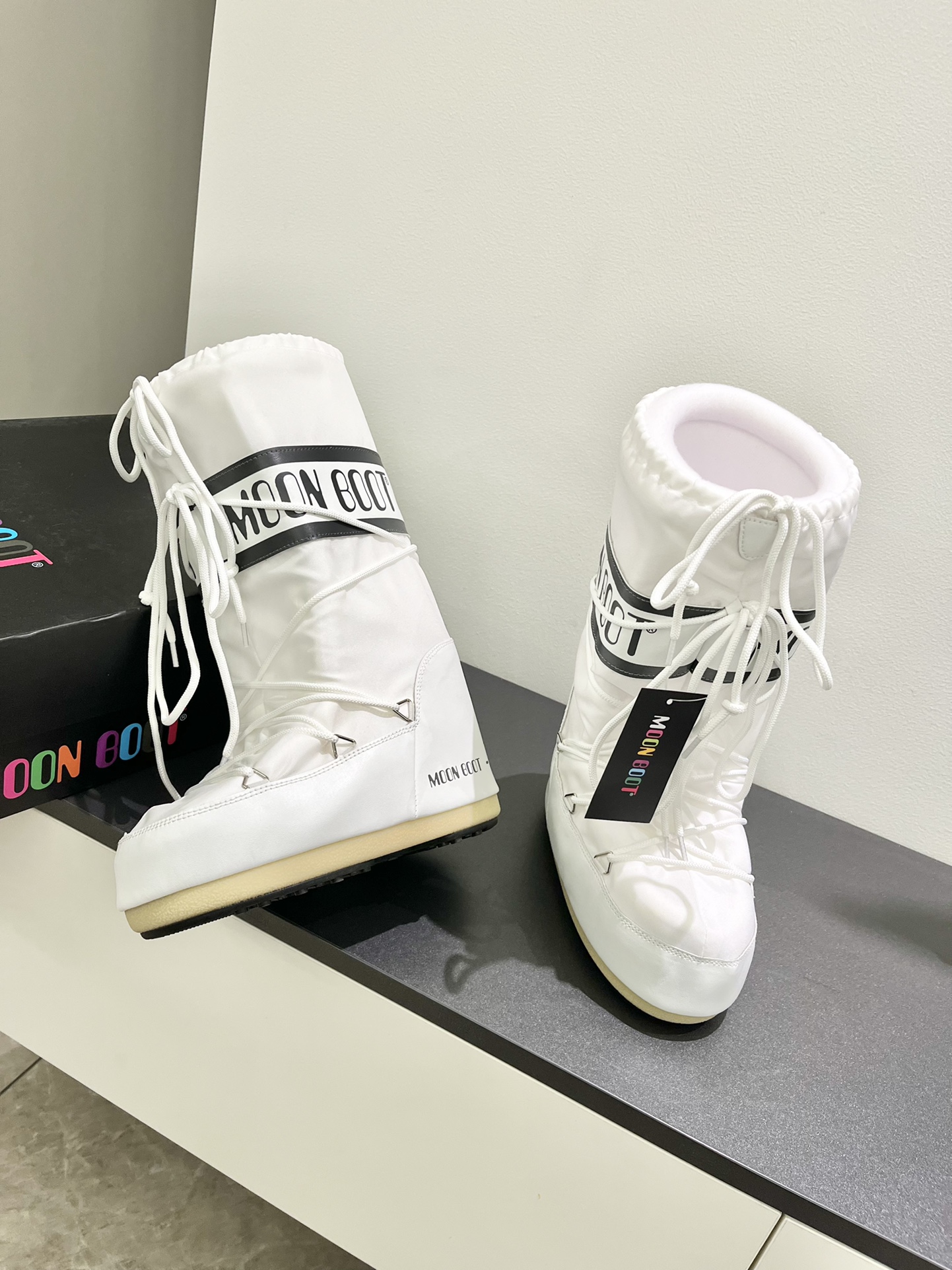 Moon Boots: Fashionable Snow Boots with Inner Growth and Unique Style - 图片 6
