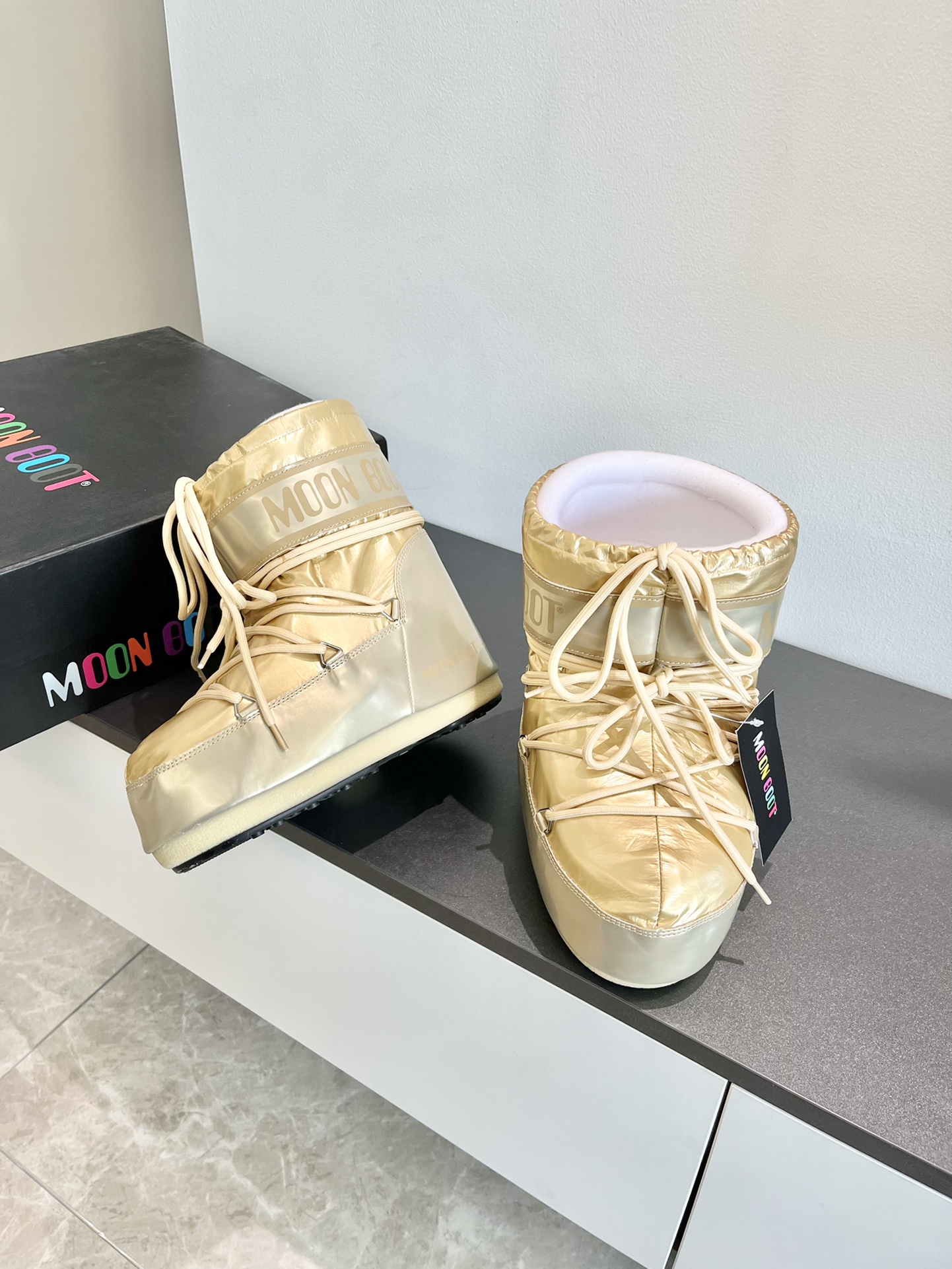 Fashion Trend: Moon Boots 2023 Winter Collection Unveiled with Unique Features - 图片 5
