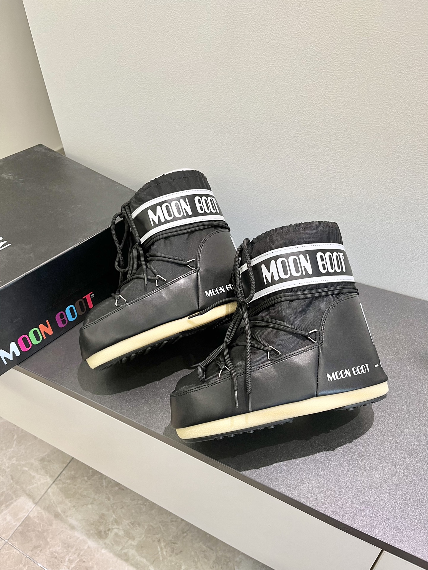 Moon Boot2023vs Snow Boots: Fashionable, Comfortable, and Unique - 图片 6