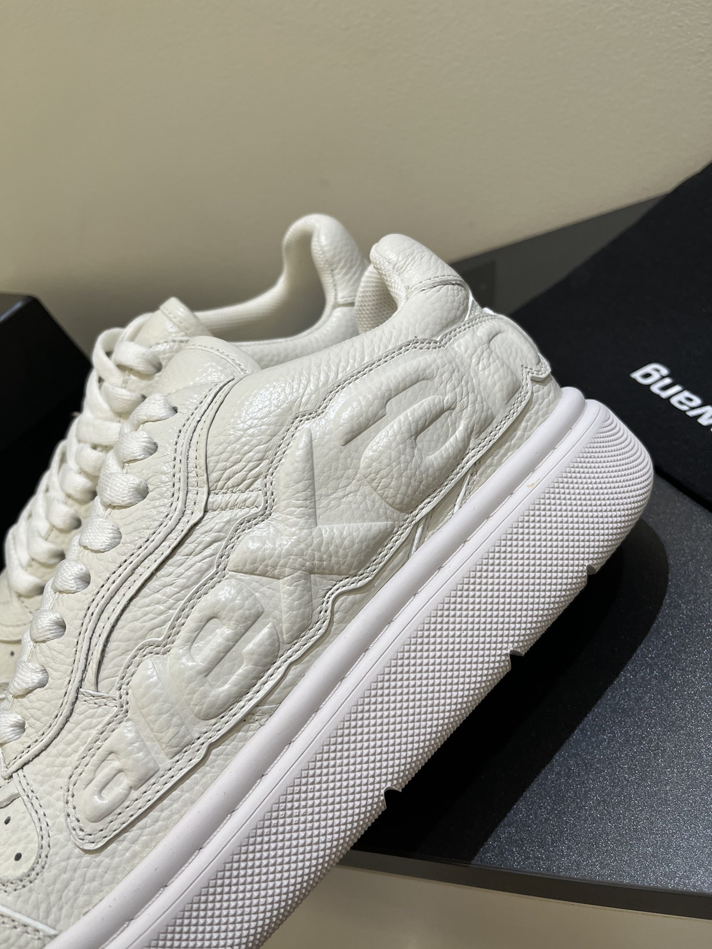 Fashionable Unisex Shoes: Alexanderwang P750 for Women, P775 for Men - 图片 7