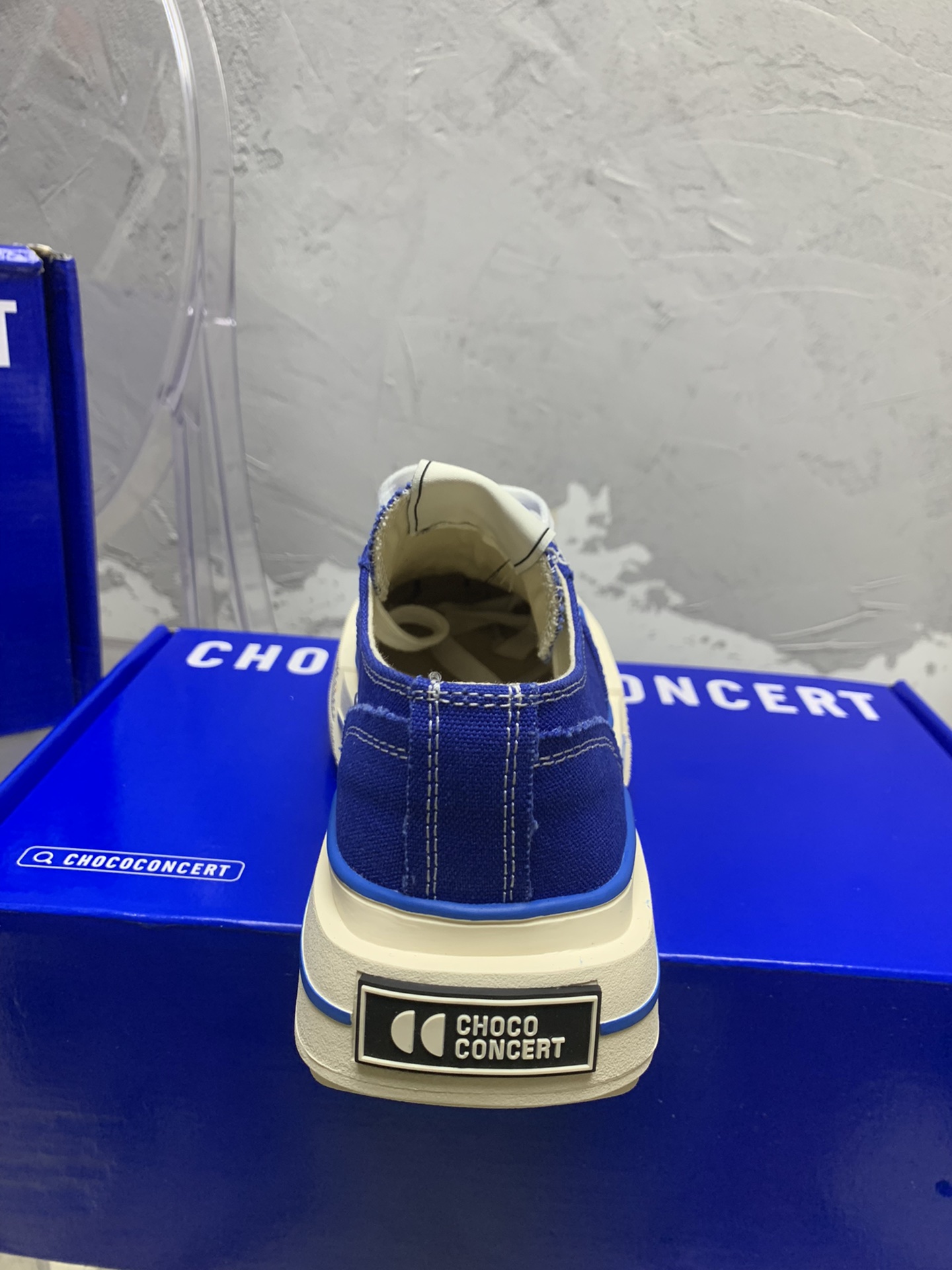 “Exclusive Monopoly Top Edition: Custom Canvas Shoes, 600 Quid, 2024 Chococoncert Series” - 图片 8