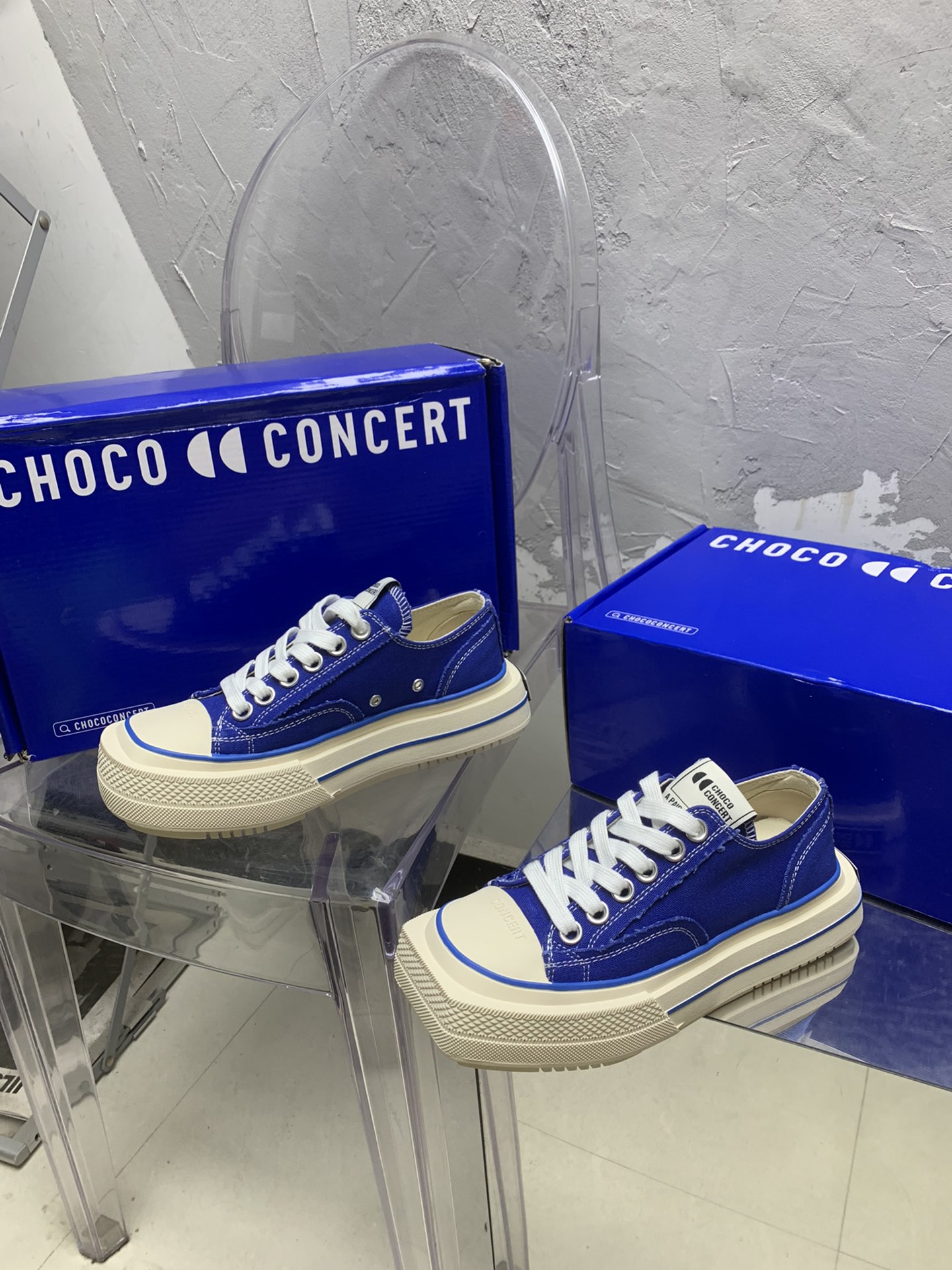 “Exclusive Monopoly Top Edition: Custom Canvas Shoes, 600 Quid, 2024 Chococoncert Series” - 图片 4