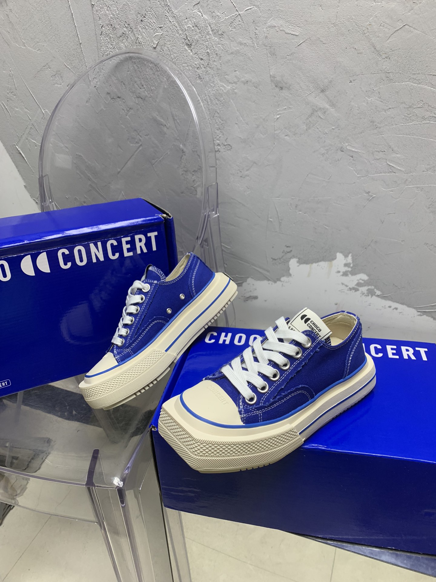 “Exclusive Monopoly Top Edition: Custom Canvas Shoes, 600 Quid, 2024 Chococoncert Series” - 图片 2