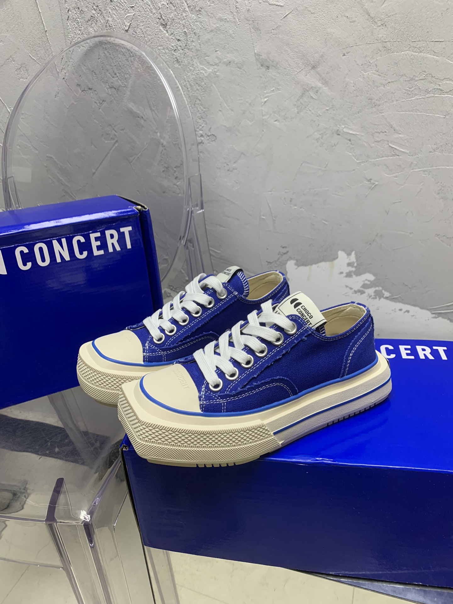 “Exclusive Monopoly Top Edition: Custom Canvas Shoes, 600 Quid, 2024 Chococoncert Series” - 图片 5