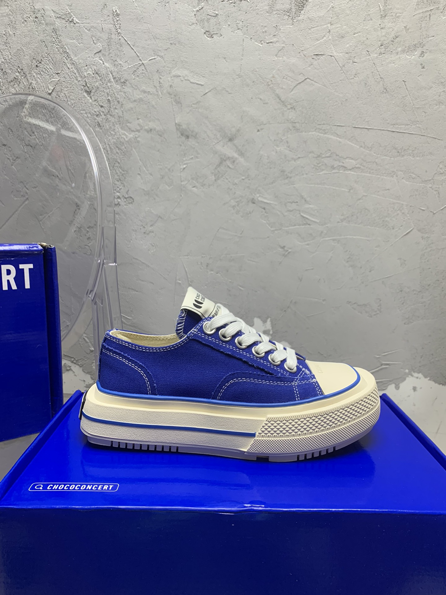 “Exclusive Monopoly Top Edition: Custom Canvas Shoes, 600 Quid, 2024 Chococoncert Series” - 图片 7