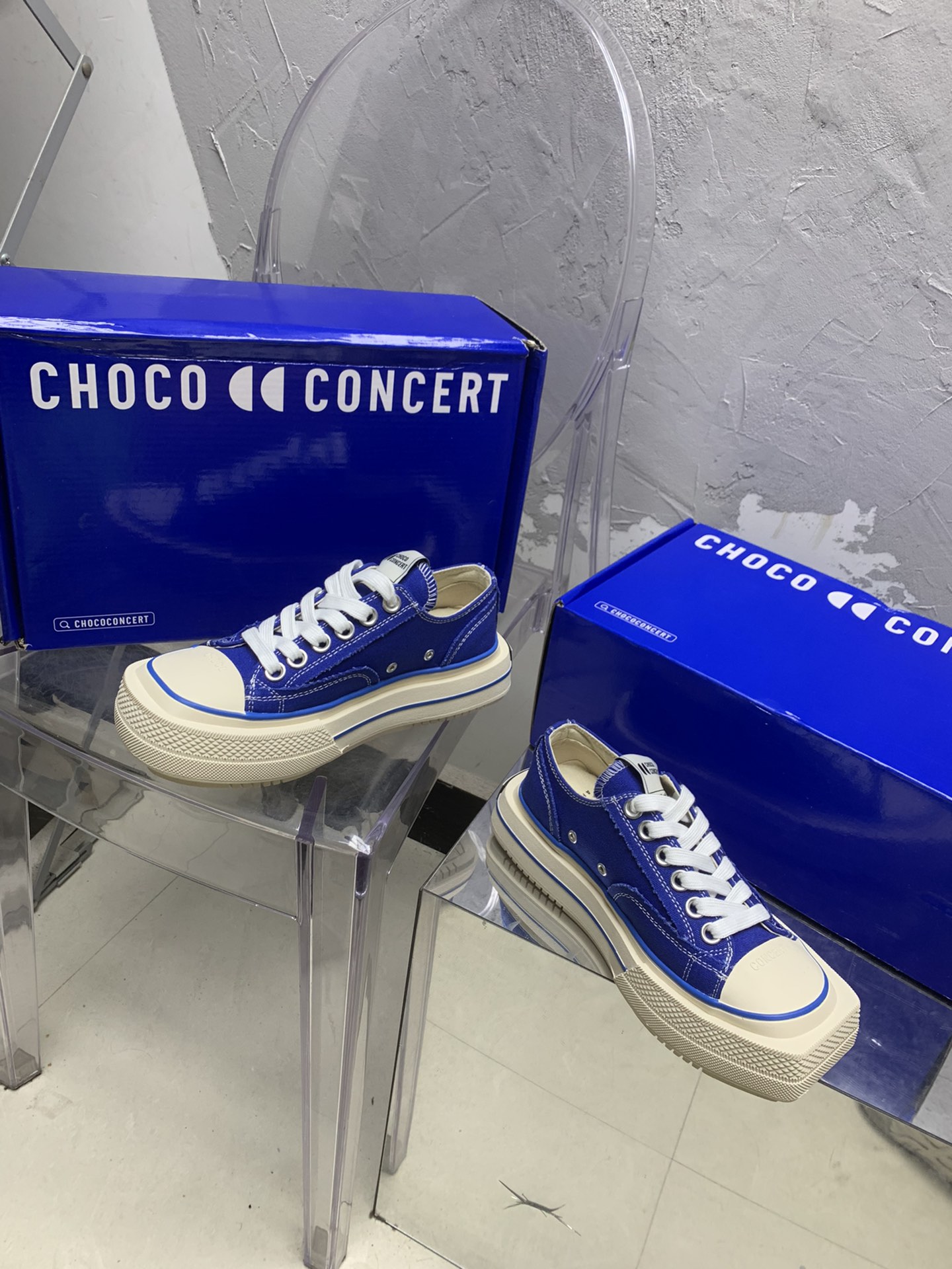 “Exclusive Monopoly Top Edition: Custom Canvas Shoes, 600 Quid, 2024 Chococoncert Series” - 图片 3