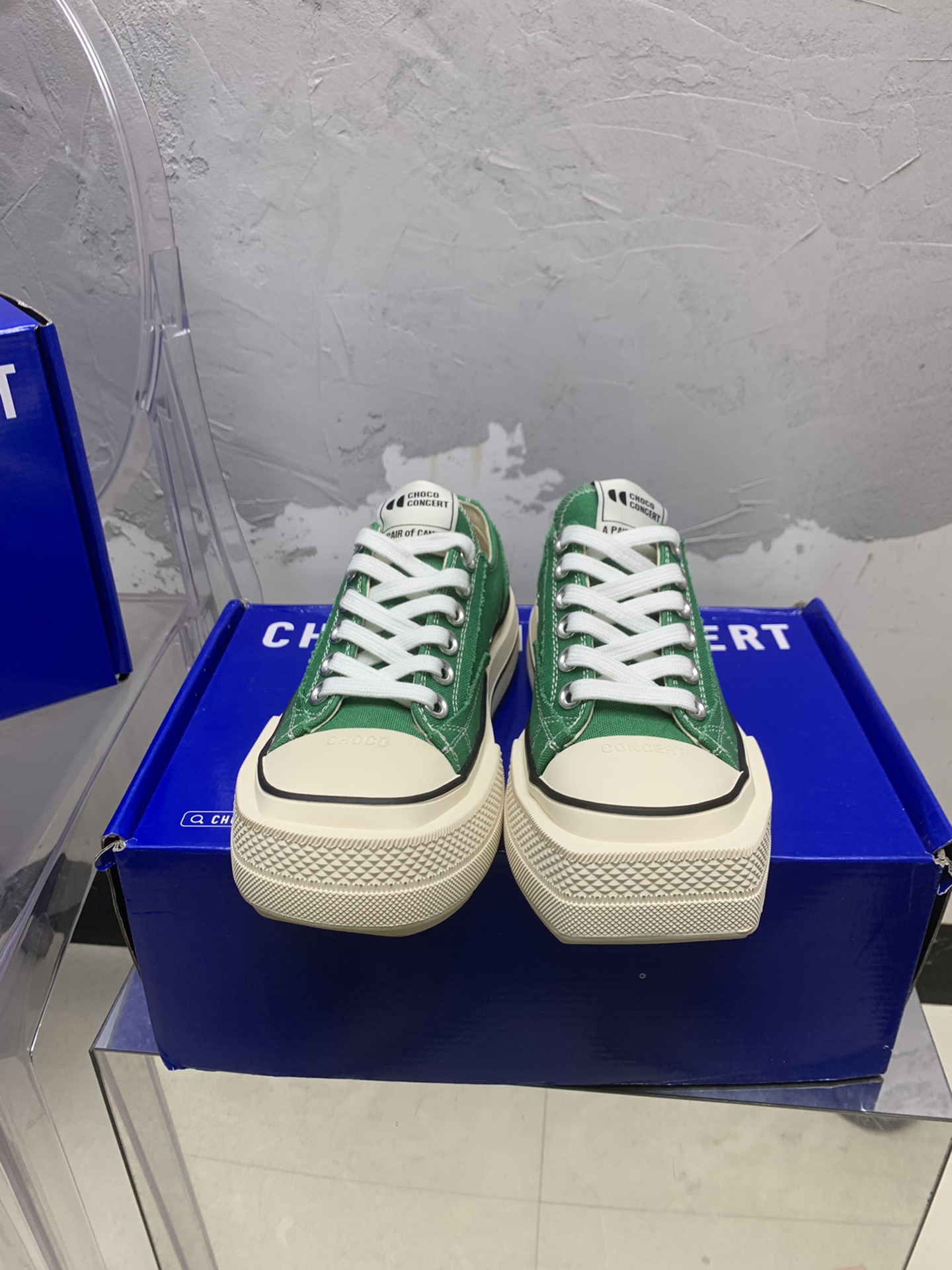 “Exclusive Monopoly Top Edition: Unique Canvas Shoes Collection with Vibrant Design” - 图片 4