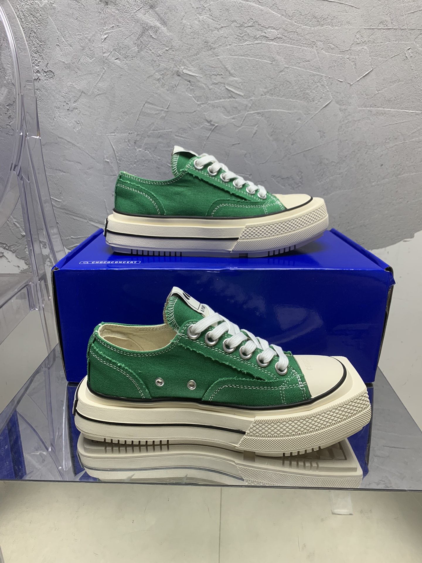 “Exclusive Monopoly Top Edition: Unique Canvas Shoes Collection with Vibrant Design” - 图片 3