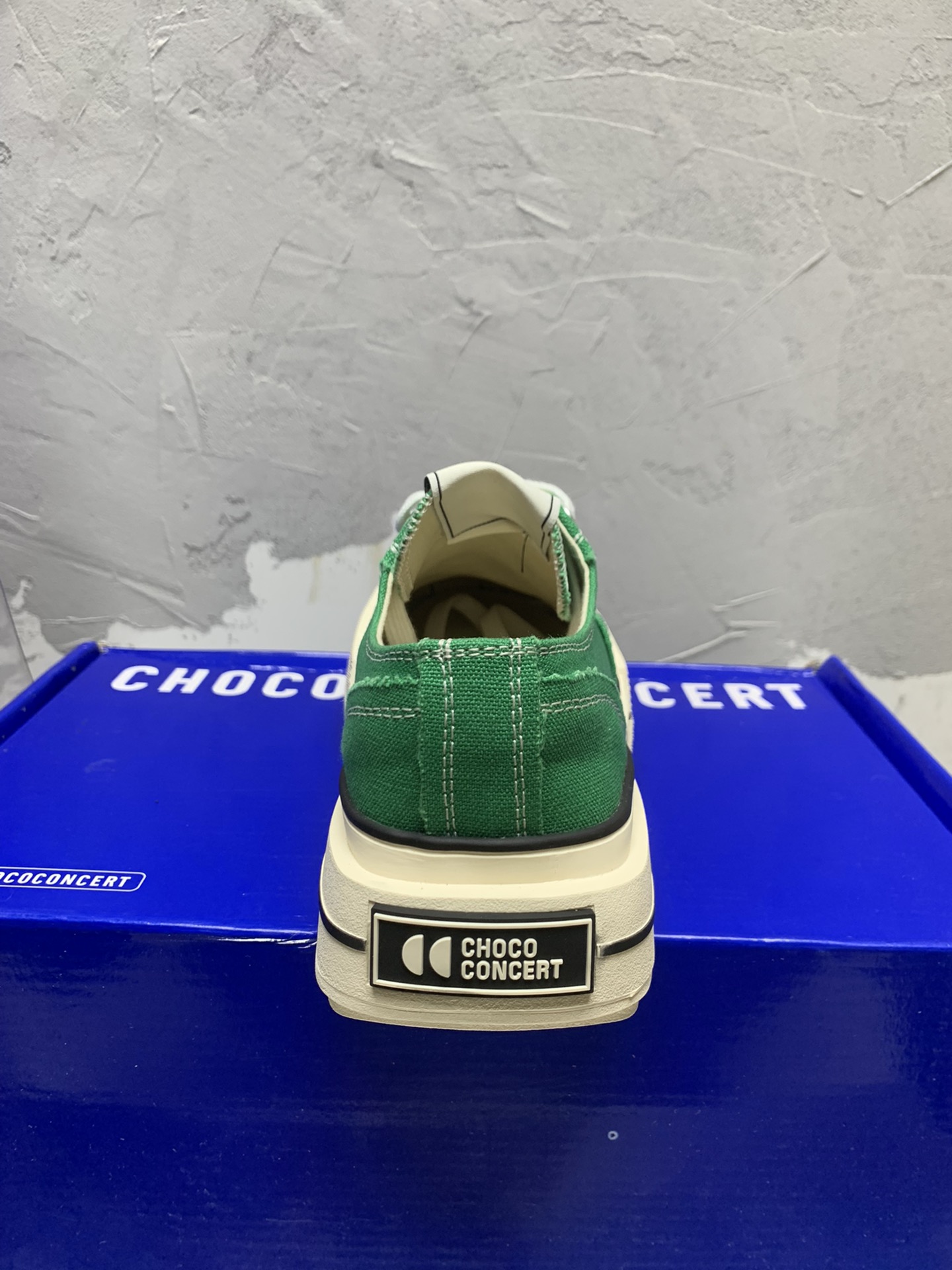 “Exclusive Monopoly Top Edition: Unique Canvas Shoes Collection with Vibrant Design” - 图片 8