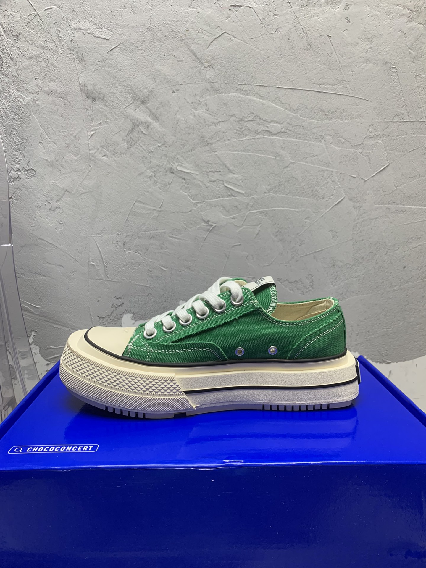 “Exclusive Monopoly Top Edition: Unique Canvas Shoes Collection with Vibrant Design” - 图片 6