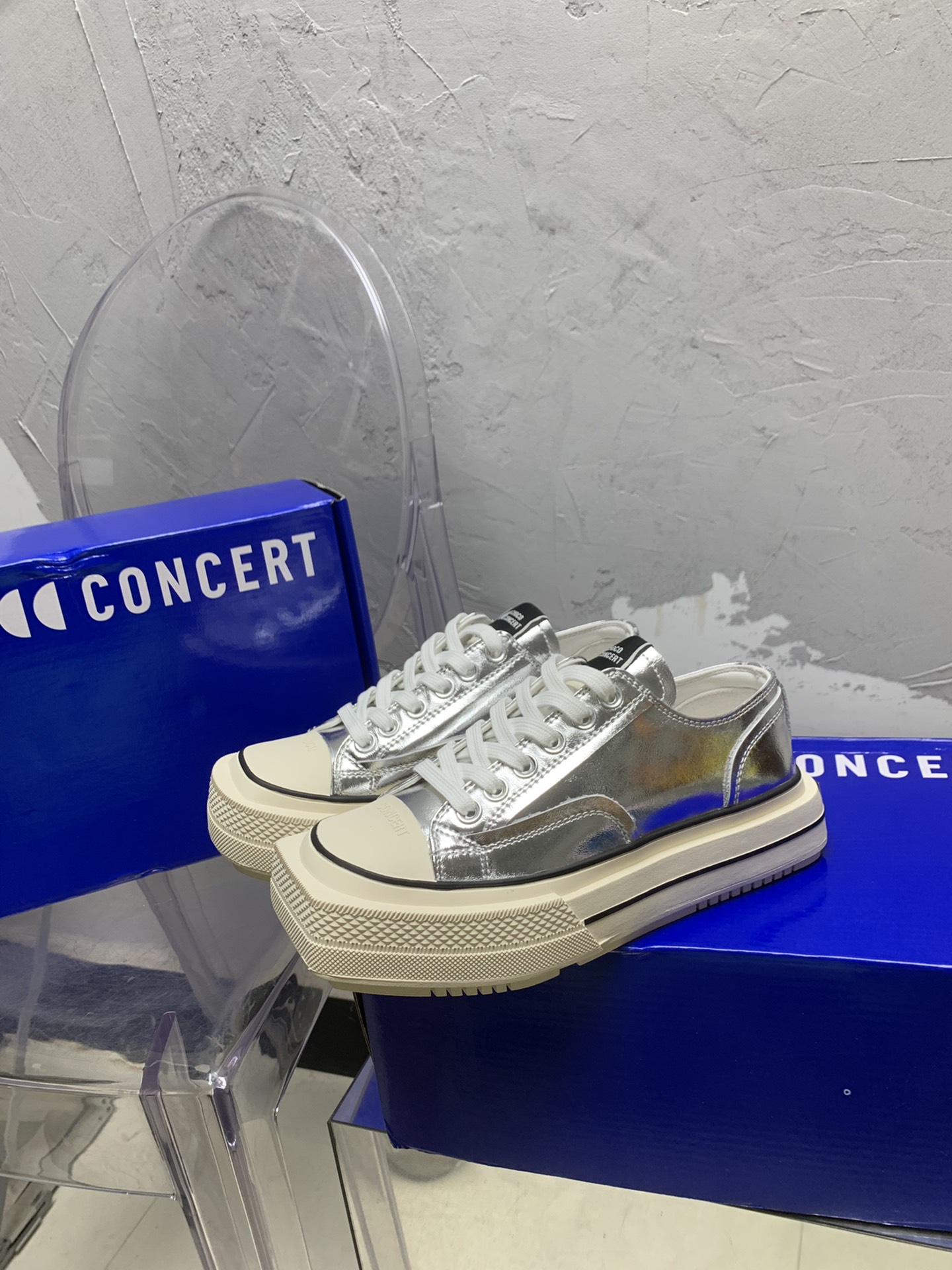 “Popular Flashback Shoes: Original Design with Custom Fabrics and Unique Features” - 图片 3