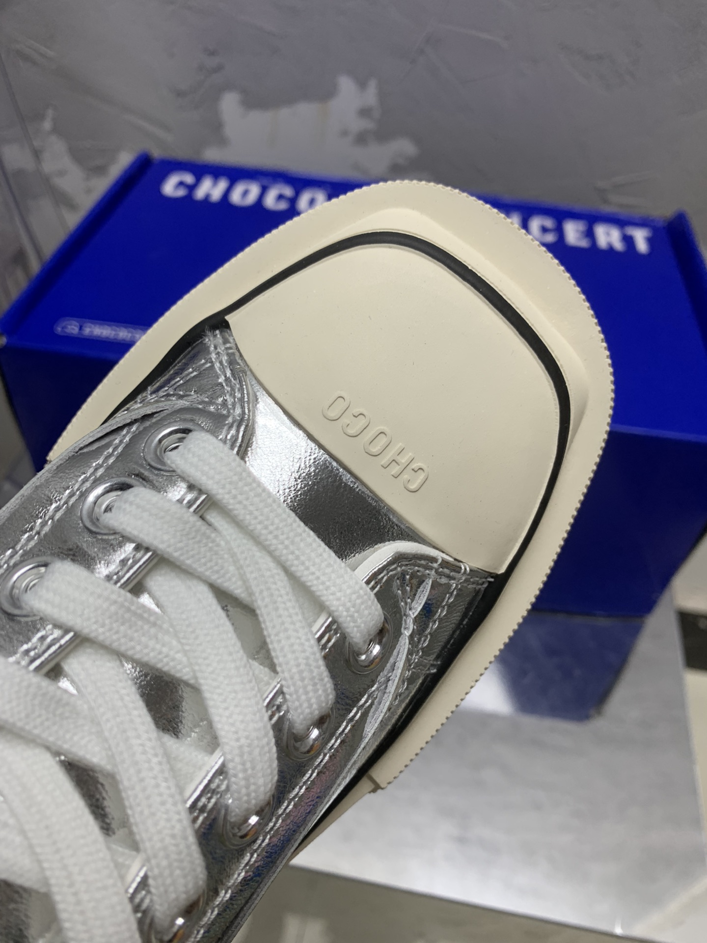 “Popular Flashback Shoes: Original Design with Custom Fabrics and Unique Features” - 图片 8