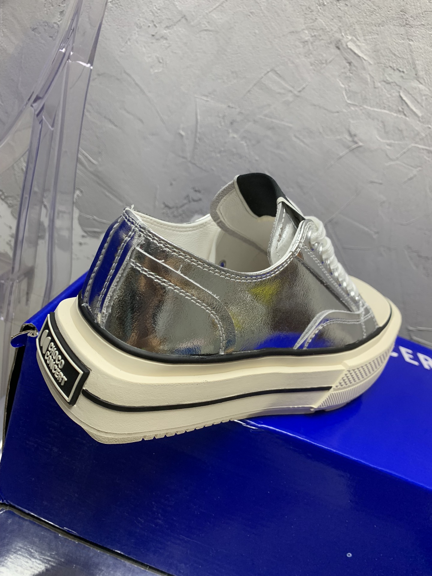 “Popular Flashback Shoes: Original Design with Custom Fabrics and Unique Features” - 图片 9