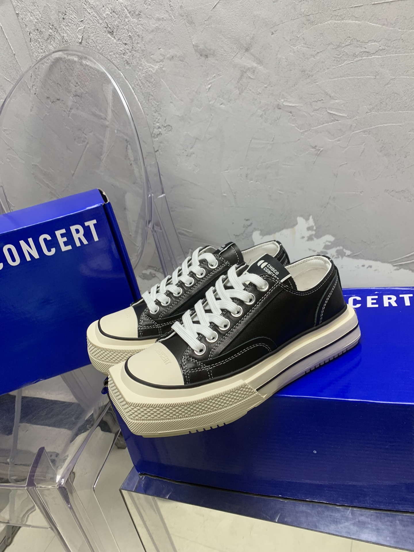 Fashion Collection: Red Bang Recreation Series with Original Custom Footwear - 图片 2