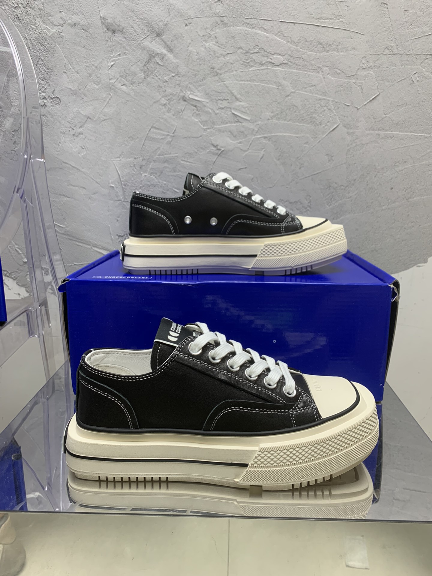 Fashion Collection: Red Bang Recreation Series with Original Custom Footwear - 图片 7