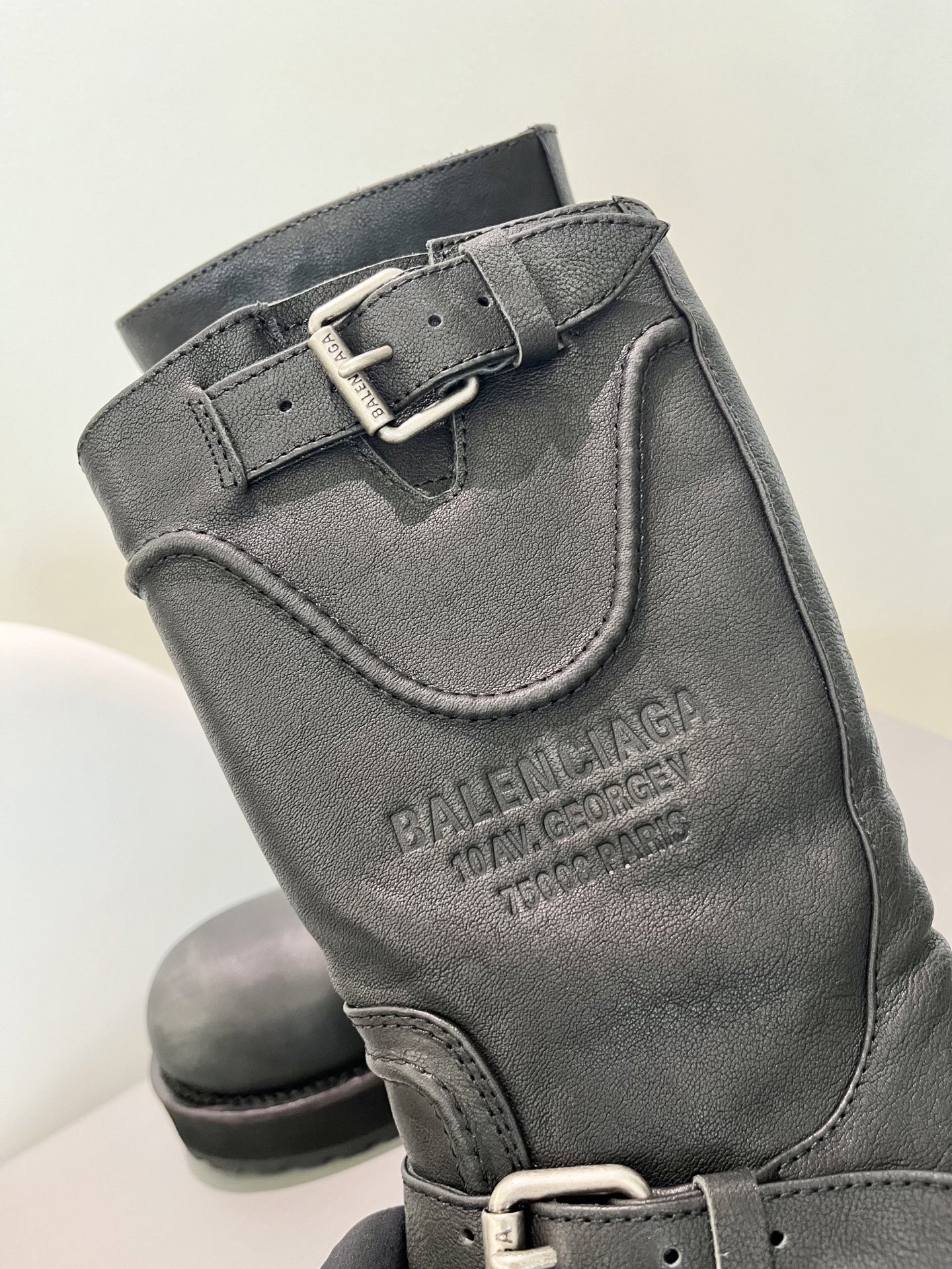 Balenciaga FW25 Venom Boots: Parisian Family Edition Details and Design Summary - 图片 6