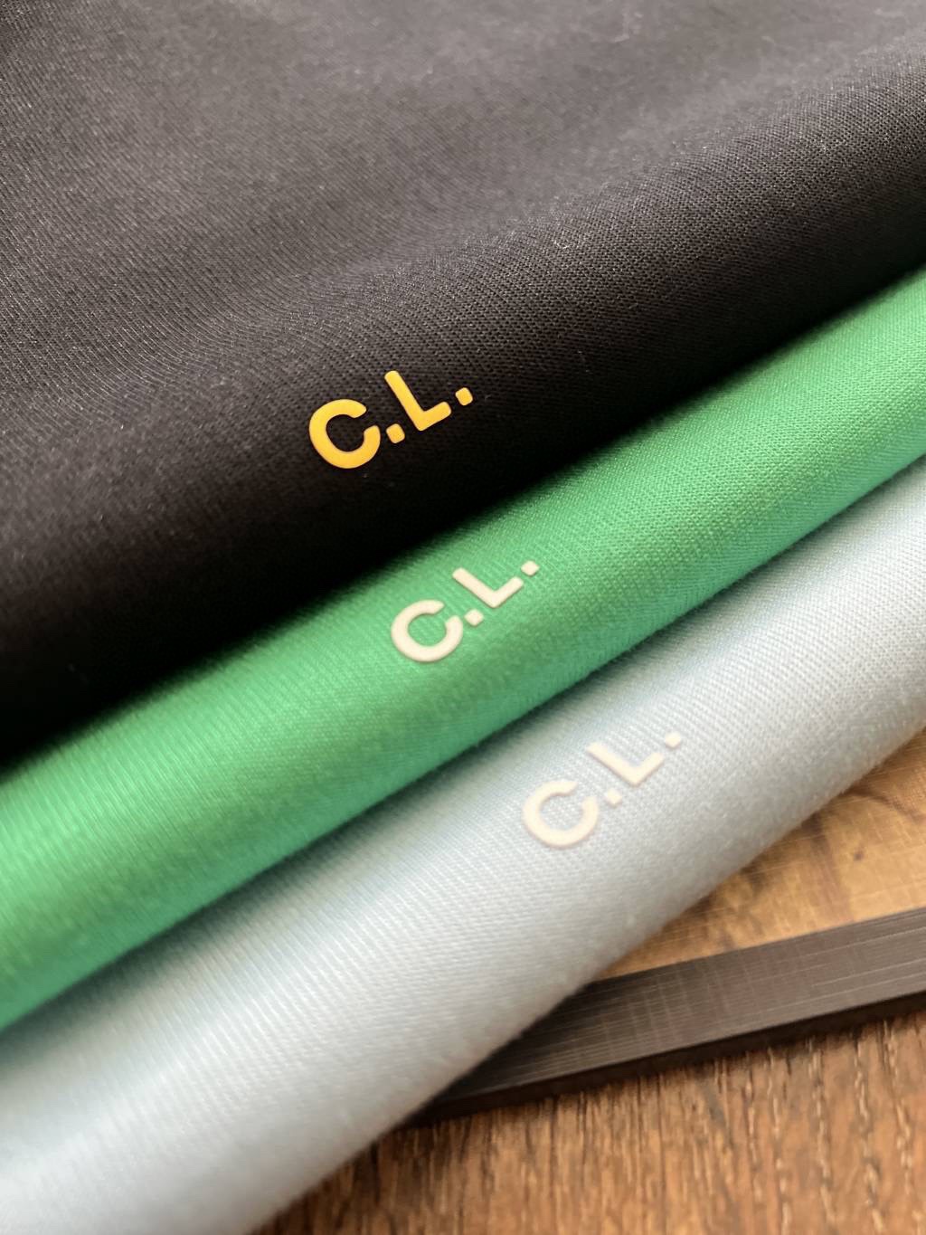 卫衣💰100 裤子💰95（可单独卖）

NIKE x NOCTA 联名款 Tech Fleece 品牌Logo印花运动套装


穿上 NOCTA Tech Fleece 男子套装，畅享顺滑舒适的出众体验。

衣身采用休闲剪裁，塑就运动风范，采用健康布面料制成，内外皆具顺滑质感，穿着舒适且不增加滞重感。下摆采用弹性罗纹设计，有助在运动时稳固衣身

休闲的设计，打造出运动风范，便于外搭，无论休闲还是运动都很好驾驭！

国际厂申州原厂面料三标齐全 专柜1:1 代工厂出品 绝对重工好货


展示颜色:黑色 天蓝色 绿色

尺码：S M L XL

   卫衣参考：
        S  M  L  XL
胸围 54 56 58 60
衣长 69 71 73 75 
袖长 73 75 77 79

   裤子参考：
        S    M    L   XL
裤长 98 100 102 104
臀围 53  55  57  59
腰围 33  35  37  39