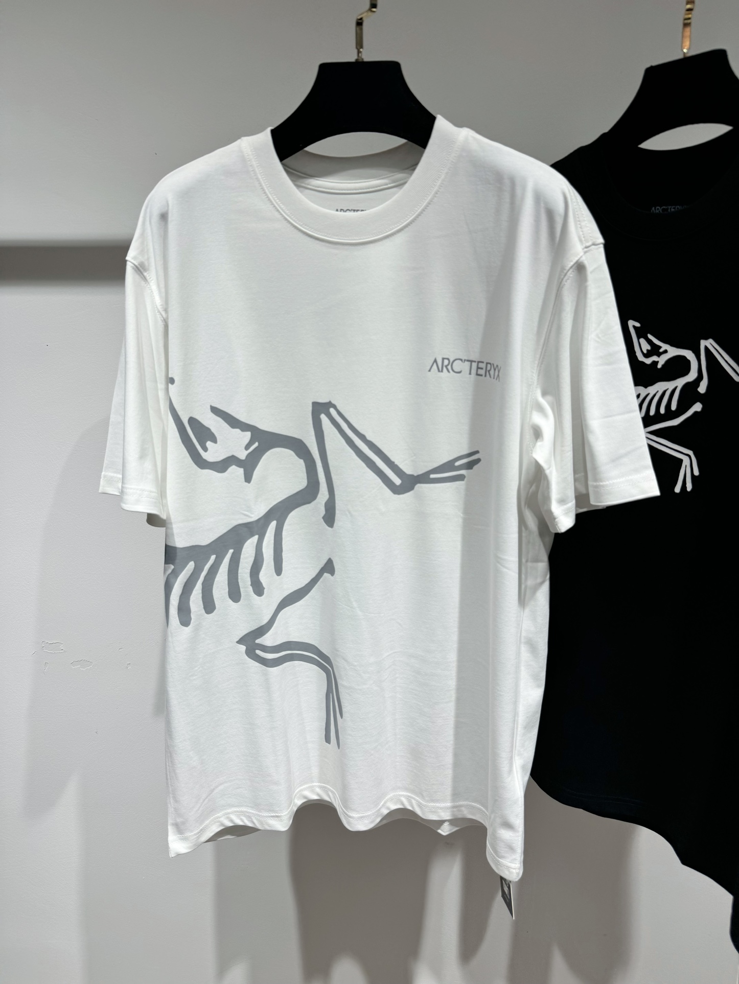 Arcteryx AAAAA
 בגדים חולצה קצרה ניסקס שינה קצרה