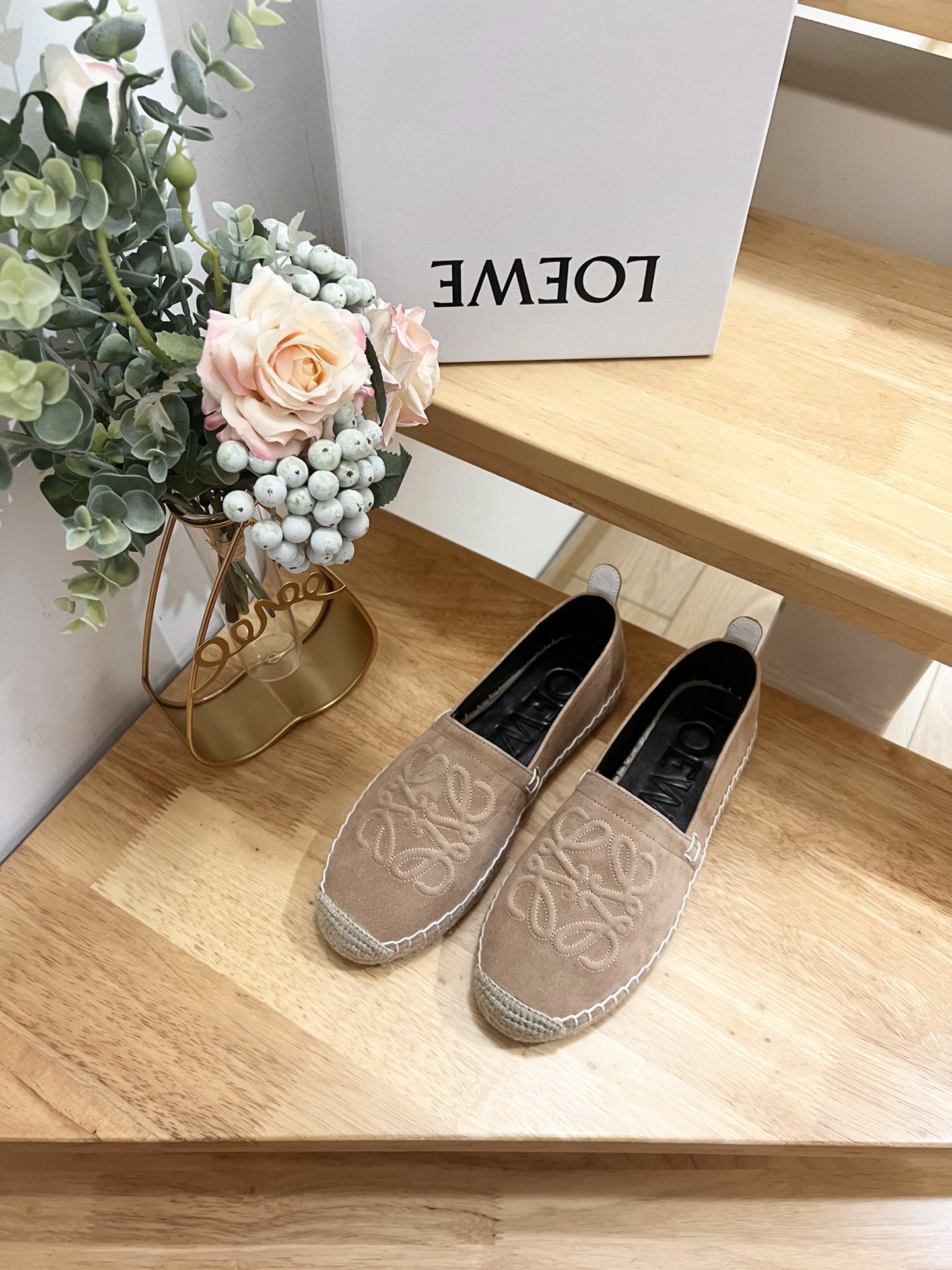 Loewe Women's Espadrille Flats - Lightweight, Comfortable, and Stylish 5 i1717488781 3425 2