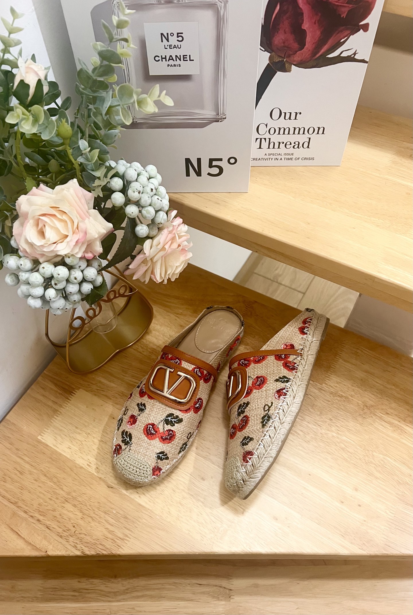 Valentino Garavani Raffia Mule Slippers with Cherry Print and VLogo 6 i1743006426770 8443 0 3