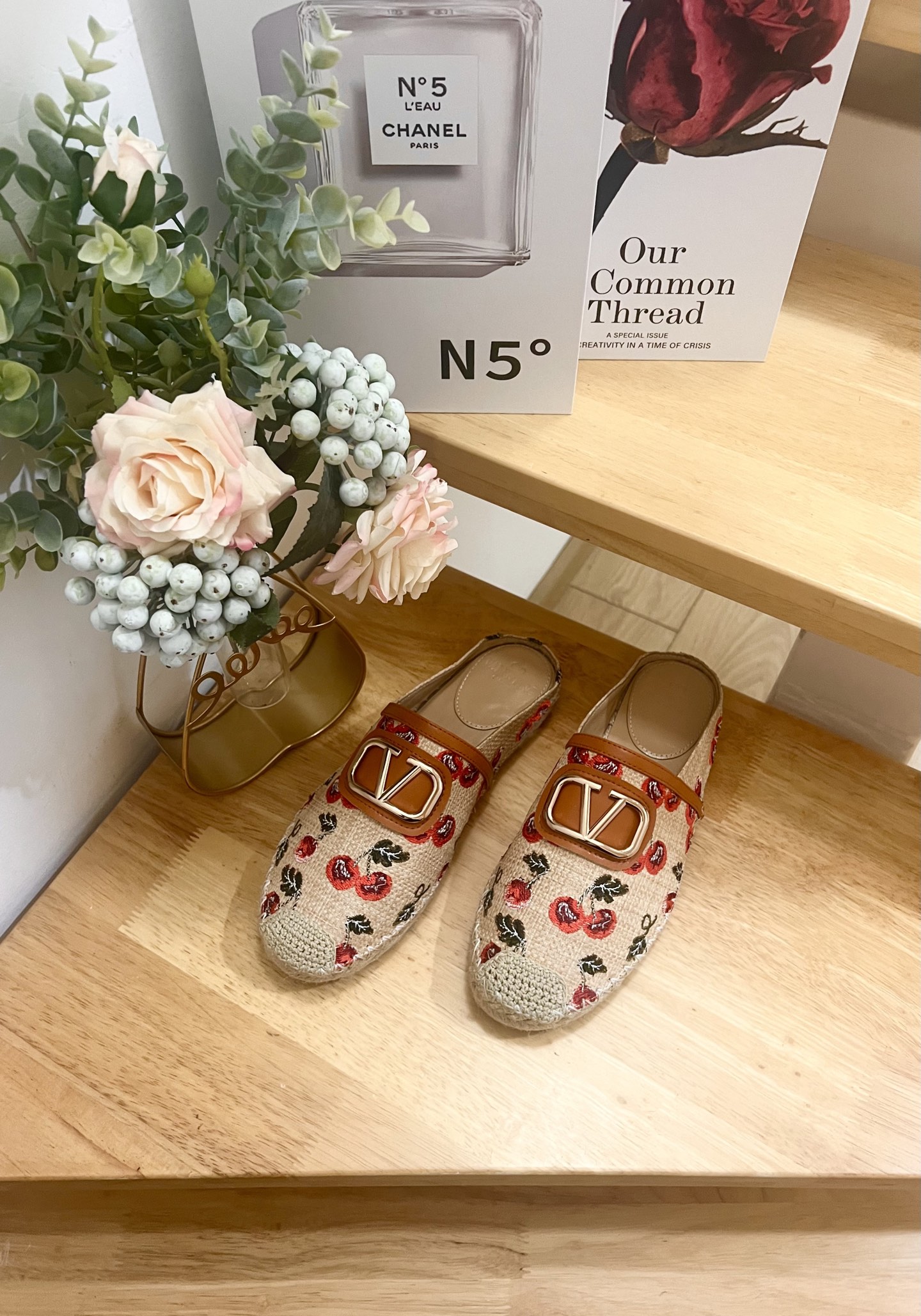 Valentino Garavani Raffia Mule Slippers with Cherry Print and VLogo 5 i1743006430289 5703 0 2
