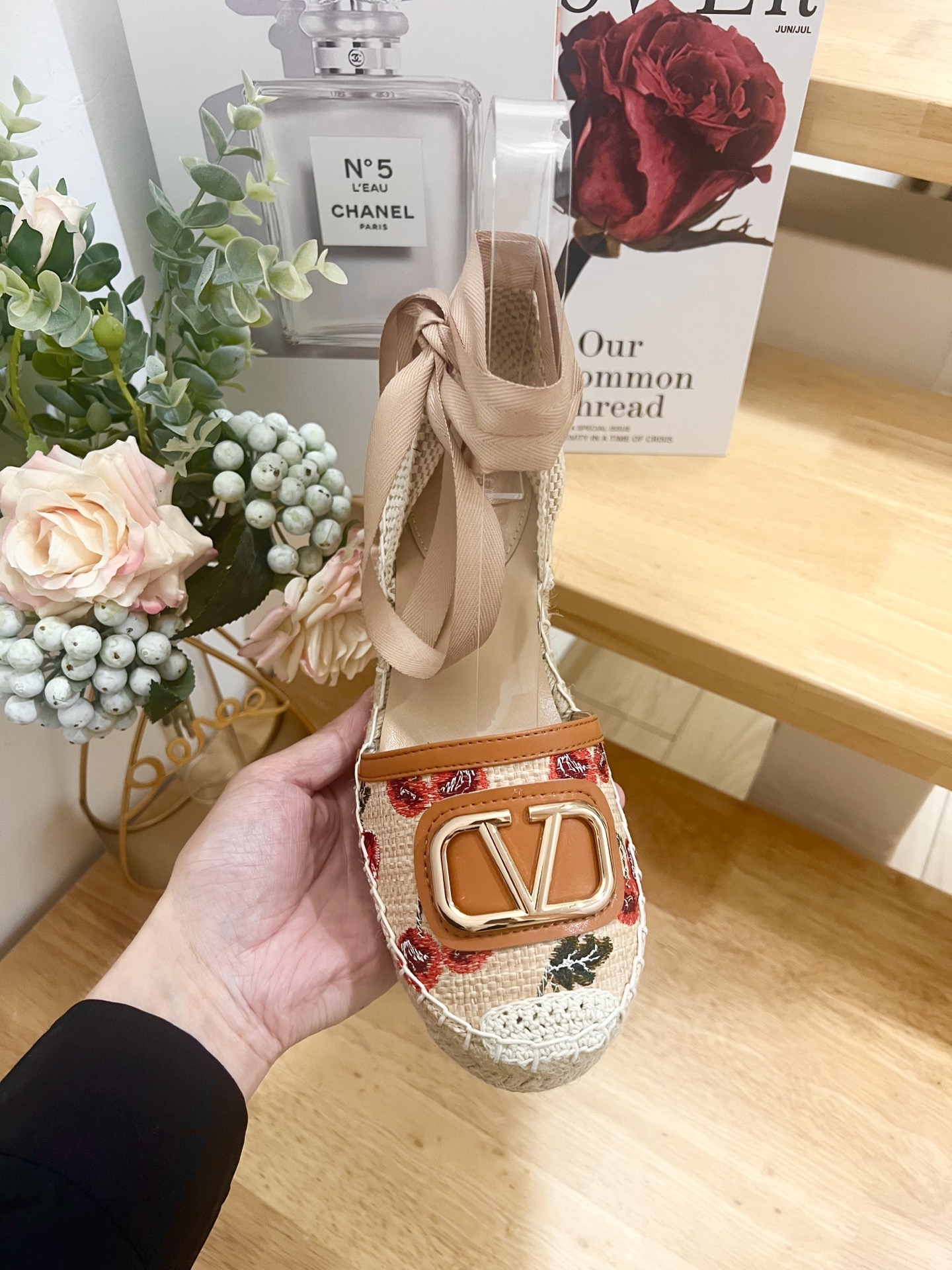 Valentino Garavani Raffia Wedge Espadrilles with Cherry Embroidery 8 i1743006680414 5018 0 6