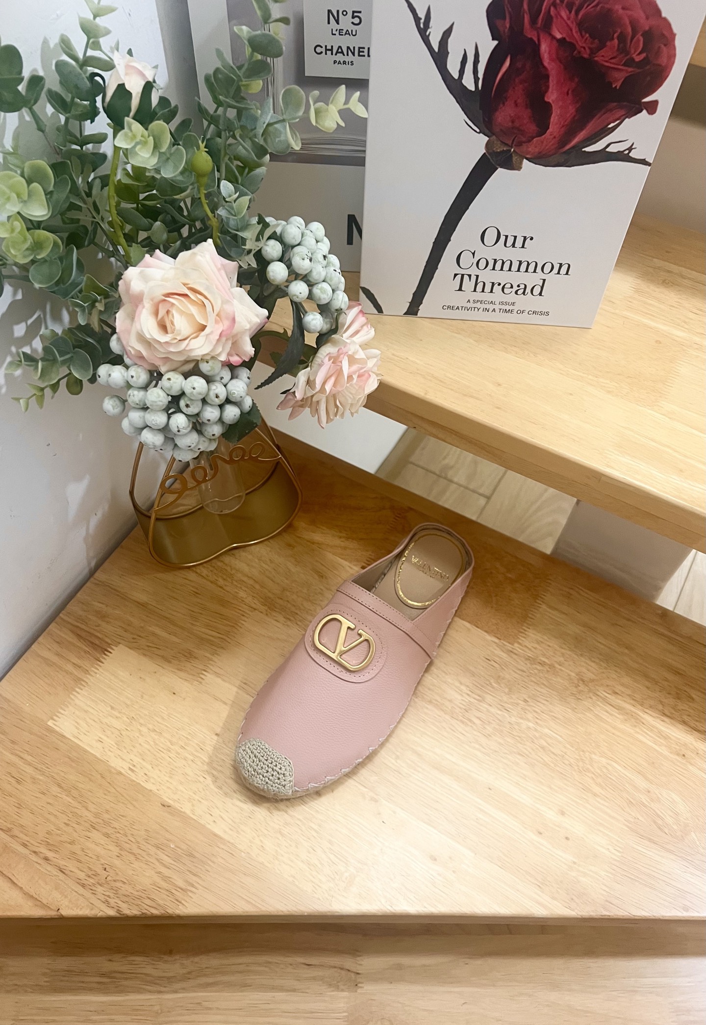 Valentino Garavani V-Logo Leather Espadrille Mules - Gold Hardware 7 i1744216557379 2636 0 4