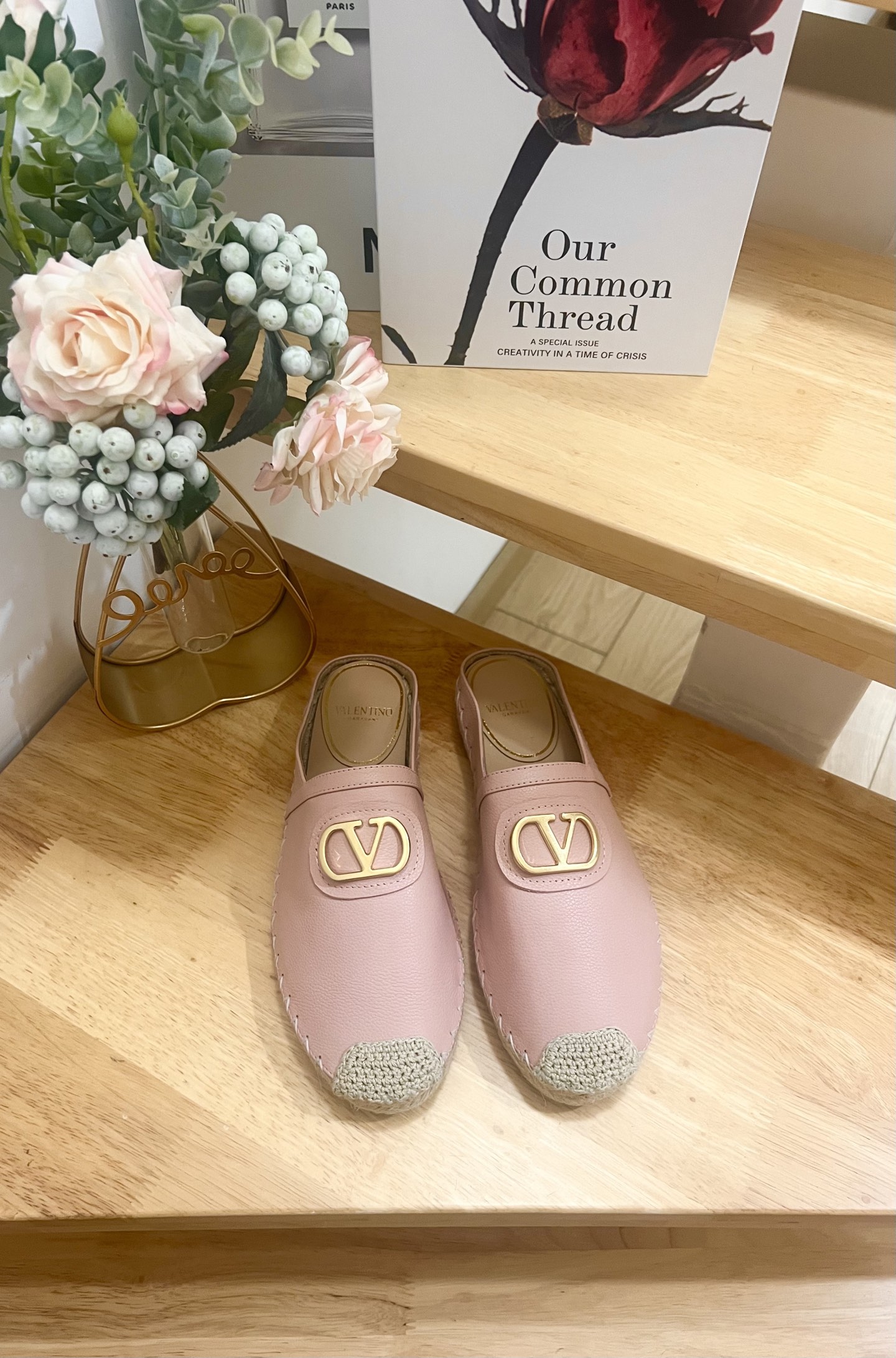 Valentino Garavani V-Logo Leather Espadrille Mules - Gold Hardware 3 i1744216557510 8972 0 0