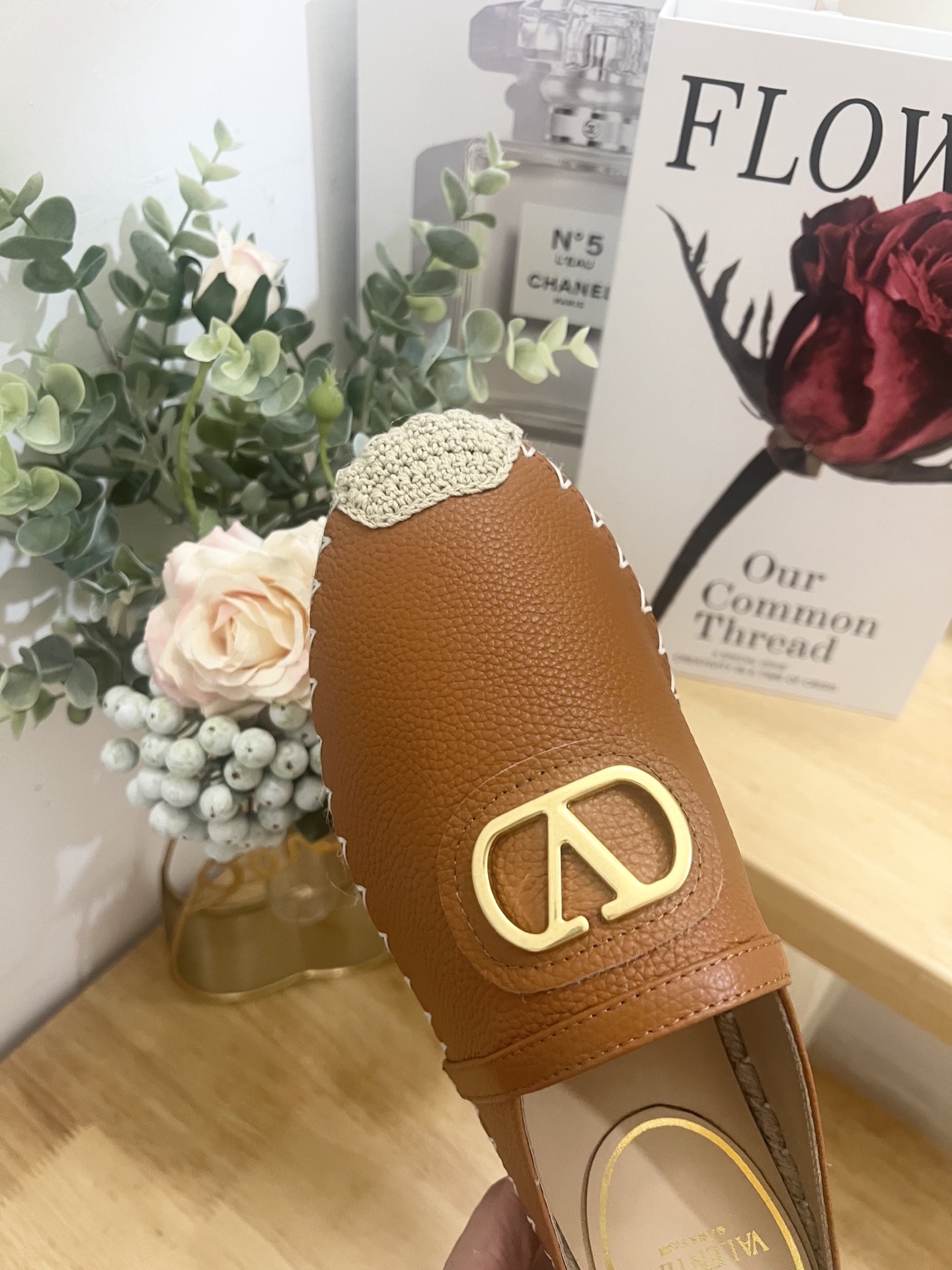 Valentino Garavani V-Logo Leather Espadrille Mules,Gold-Tone Hardware, Italy Made 7 i1744216640011 4159 0 4
