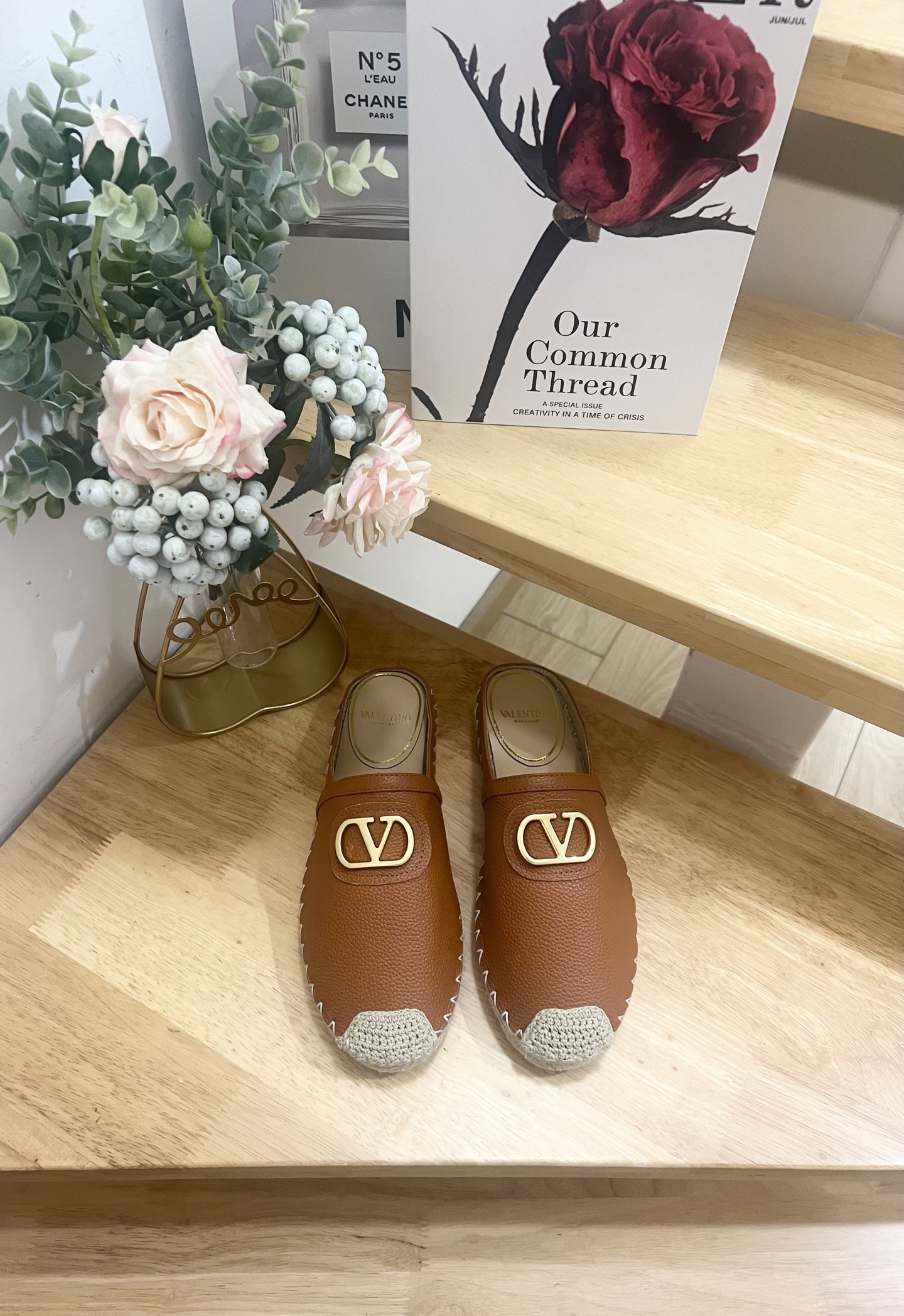 Valentino Garavani V-Logo Leather Espadrille Mules,Gold-Tone Hardware, Italy Made 3 i1744216642136 7094 0 0