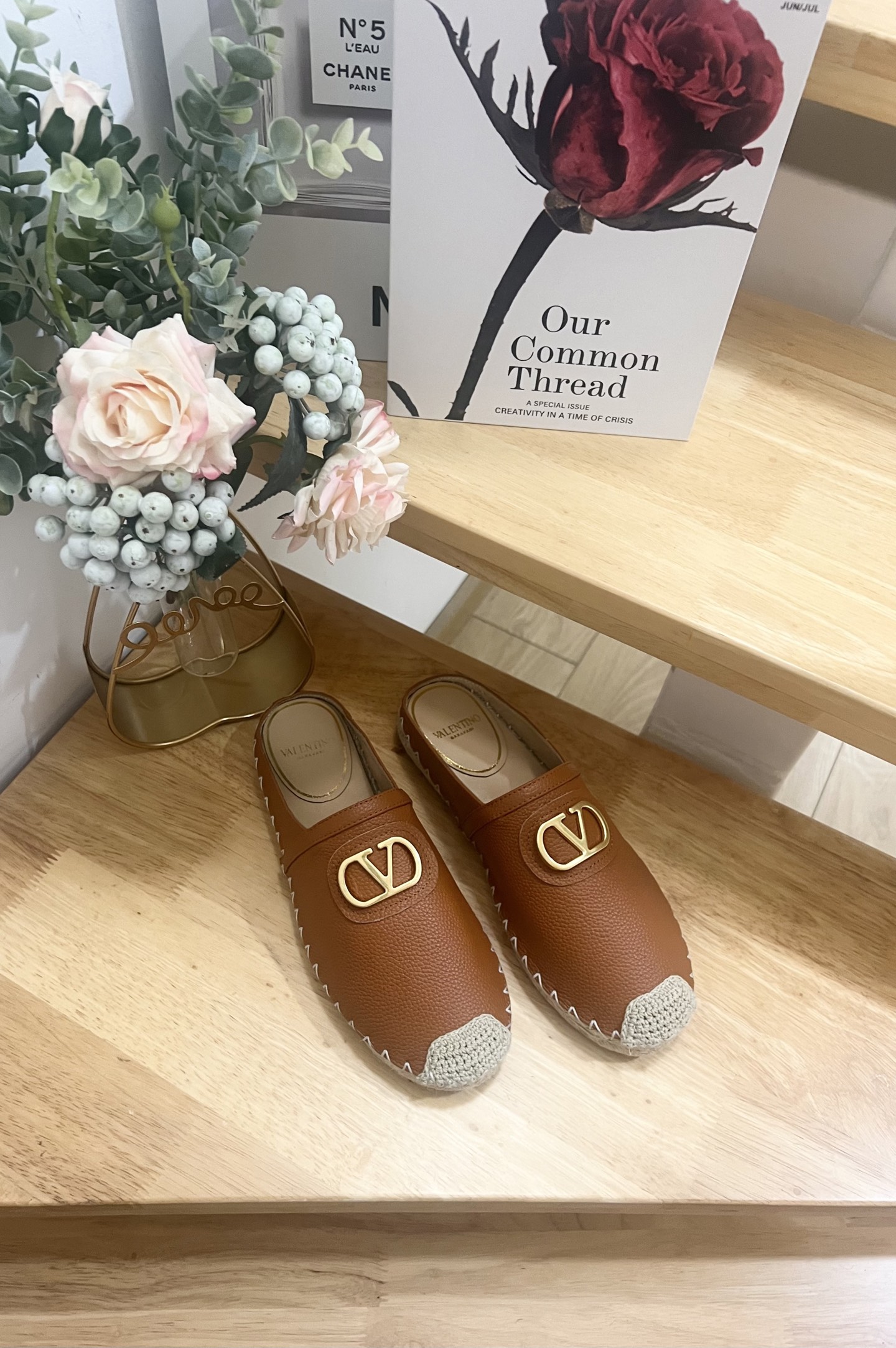 Valentino Garavani V-Logo Leather Espadrille Mules,Gold-Tone Hardware, Italy Made 4 i1744216642273 5358 0 1
