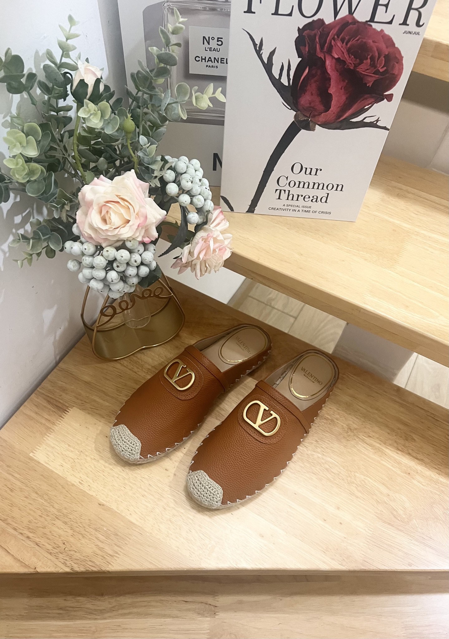 Valentino Garavani V-Logo Leather Espadrille Mules,Gold-Tone Hardware, Italy Made 5 i1744216642279 2149 0 2