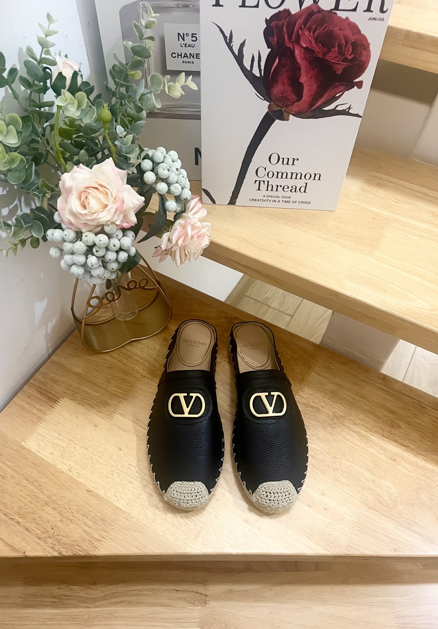 Valentino Garavani V-Logo Leather Espadrille Mules With Raffia Toe 3 i1744216771256 2631 0 0