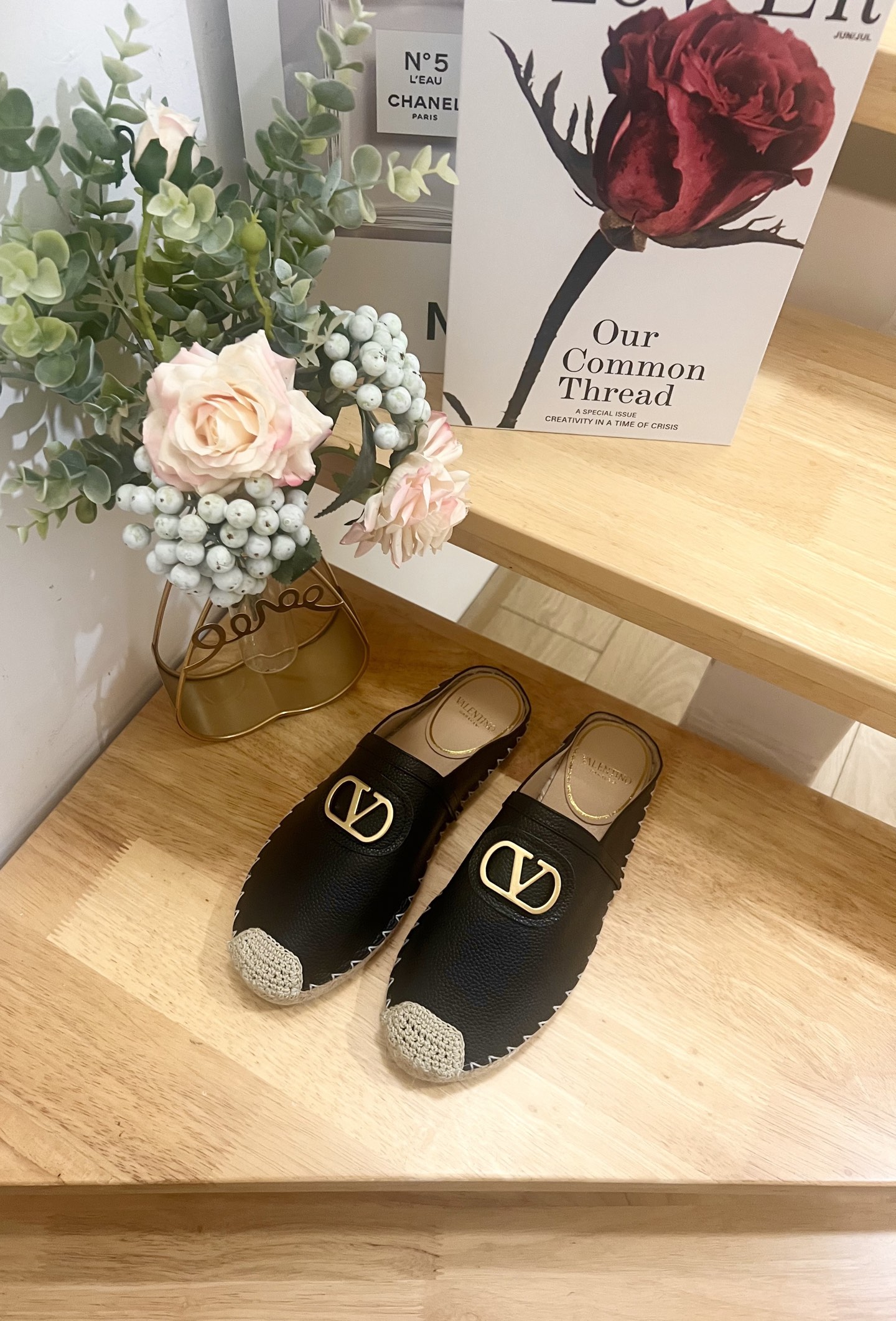 Valentino Garavani V-Logo Leather Espadrille Mules With Raffia Toe 5 i1744216771273 6430 0 2