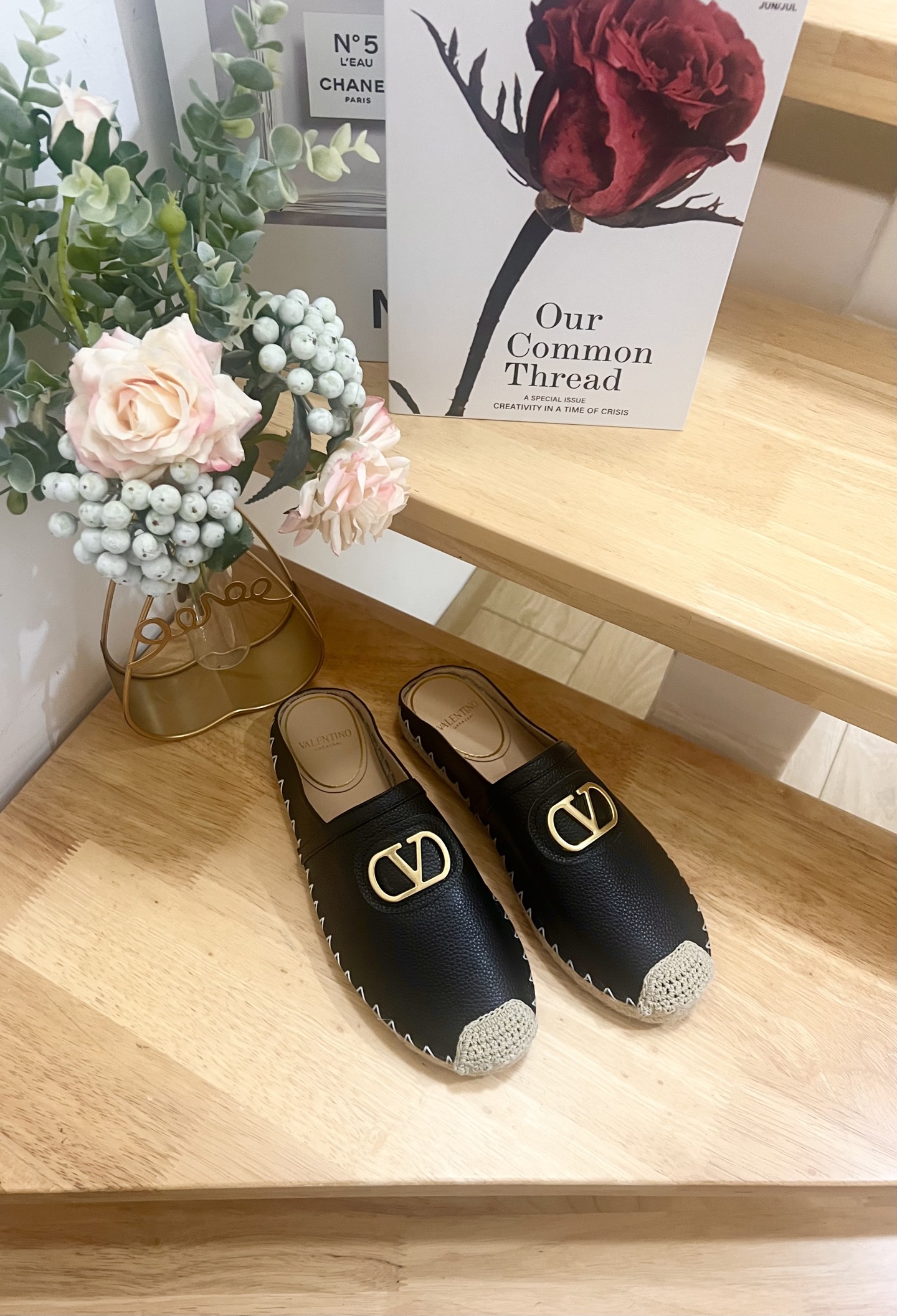 Valentino Garavani V-Logo Leather Espadrille Mules With Raffia Toe 4 i1744216773175 8293 0 1