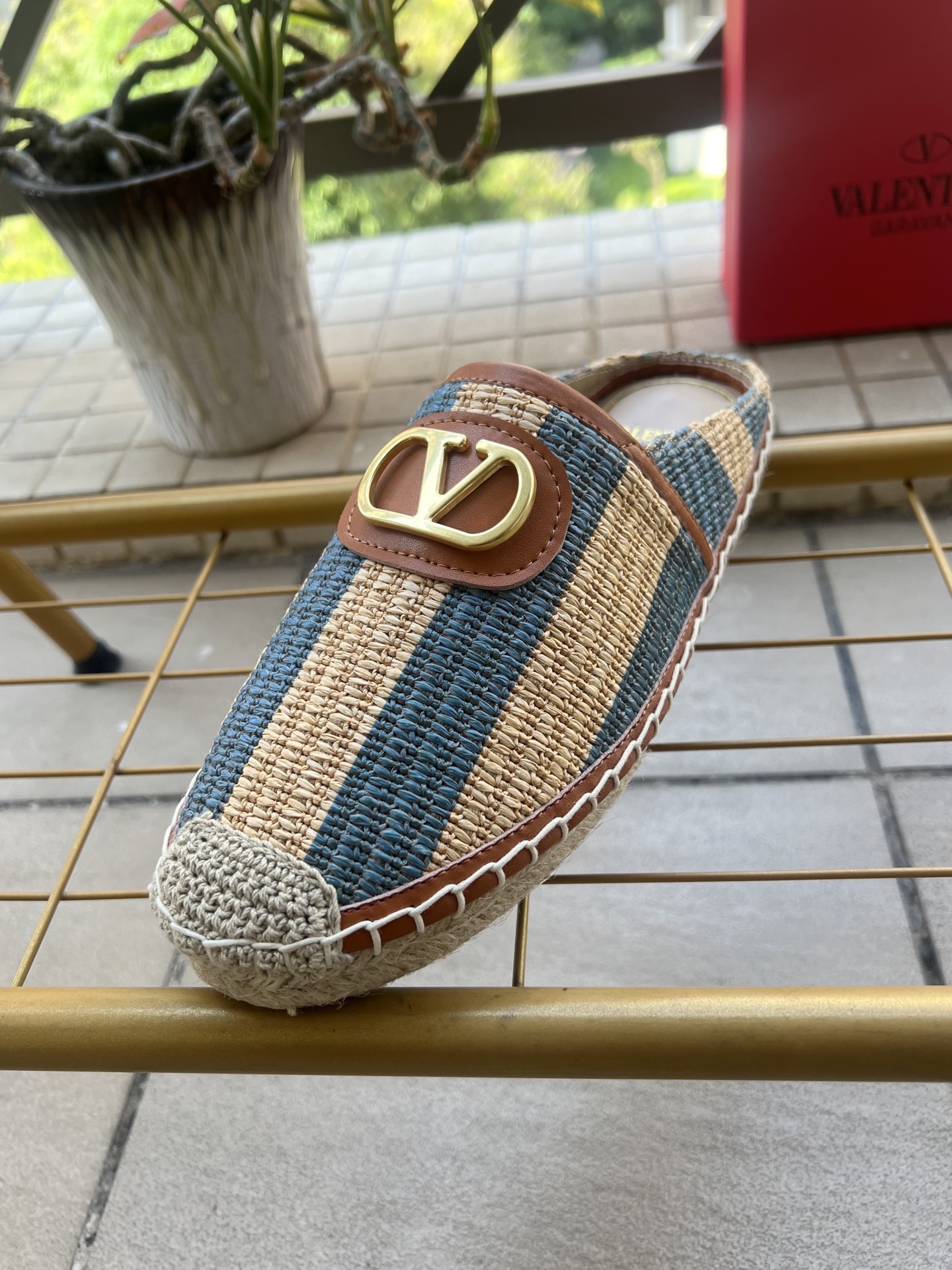 Valentino Mules
