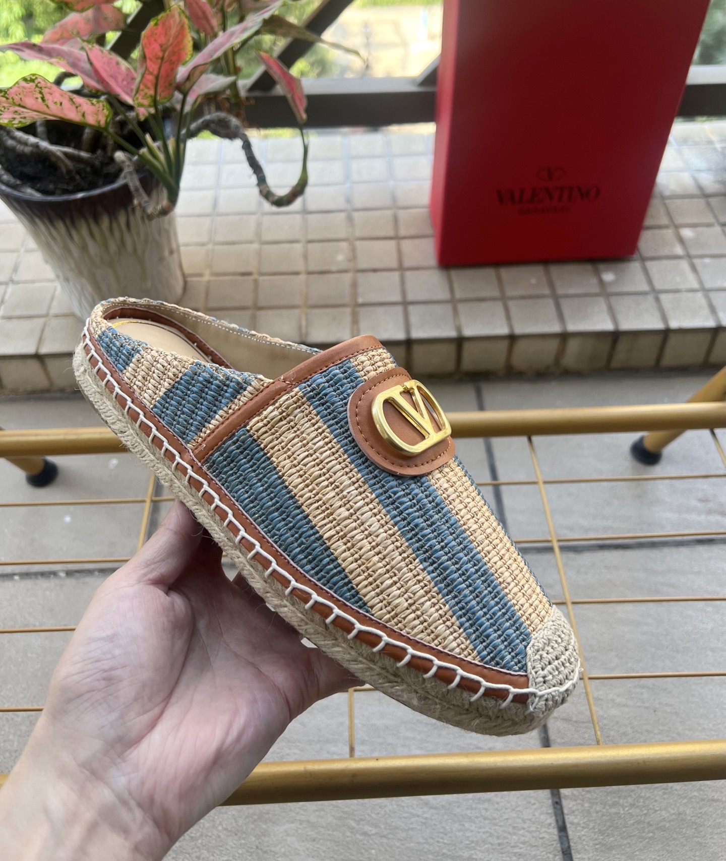 Valentino Mules