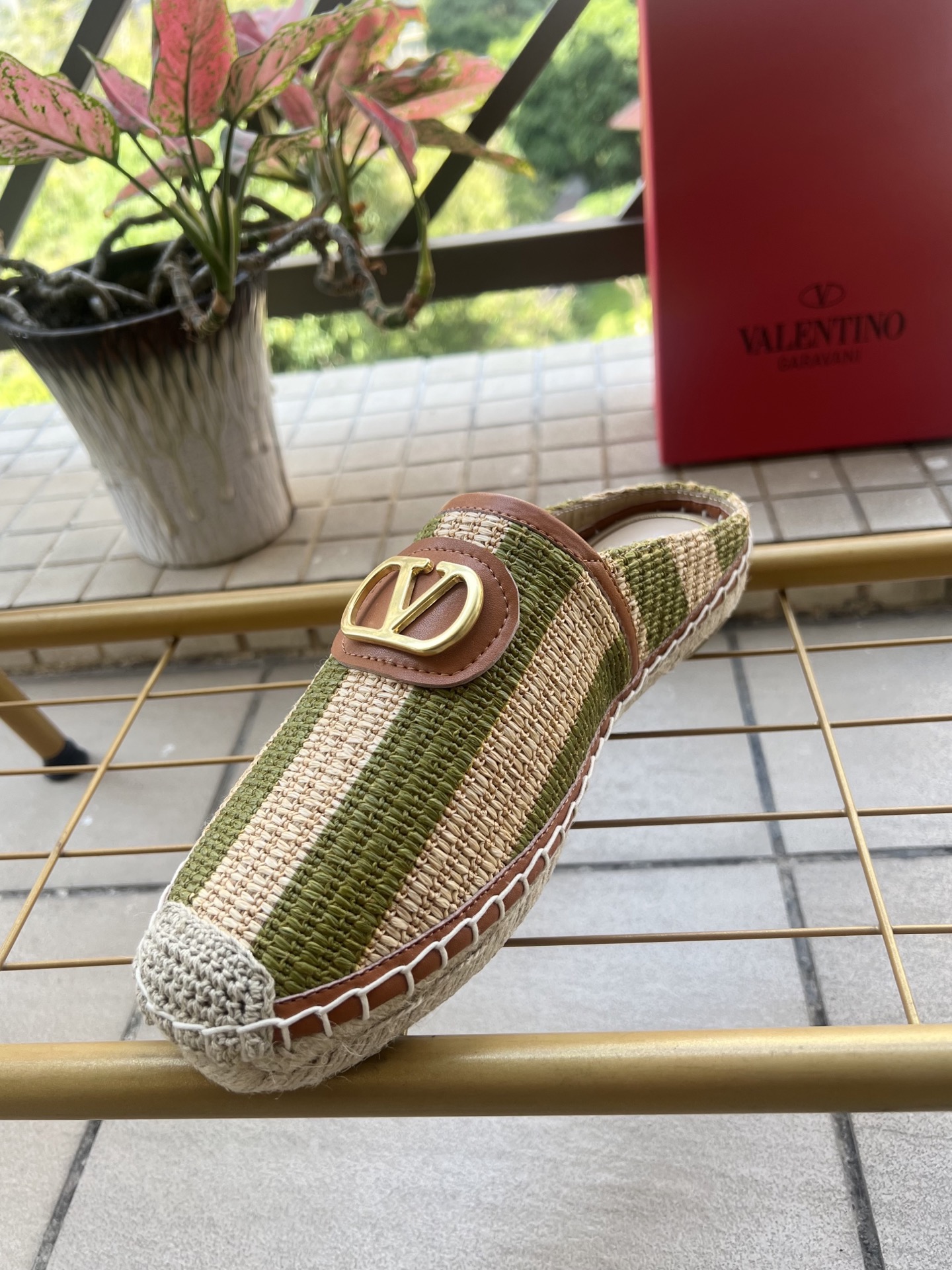 Valentino Mules