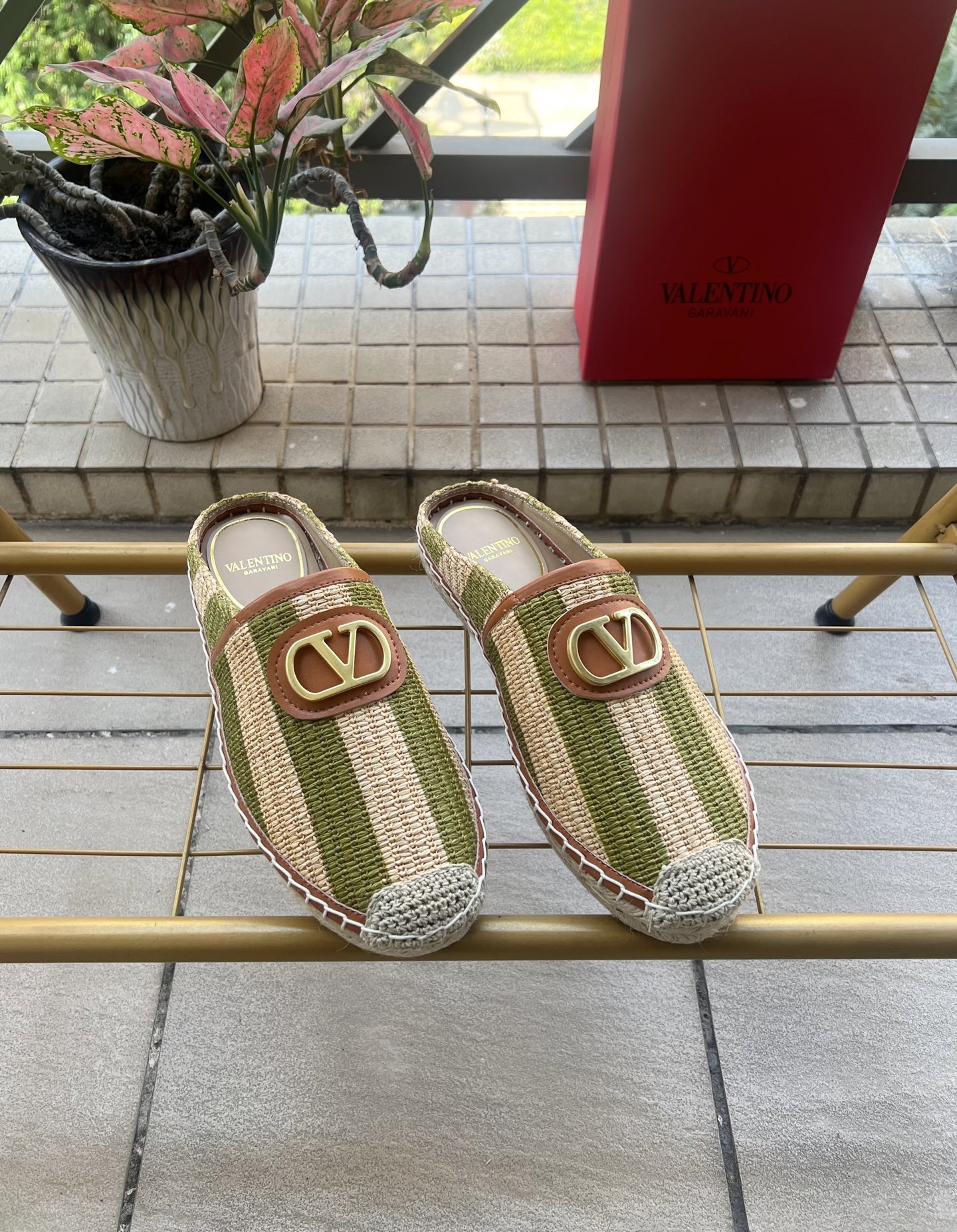 Valentino Mules