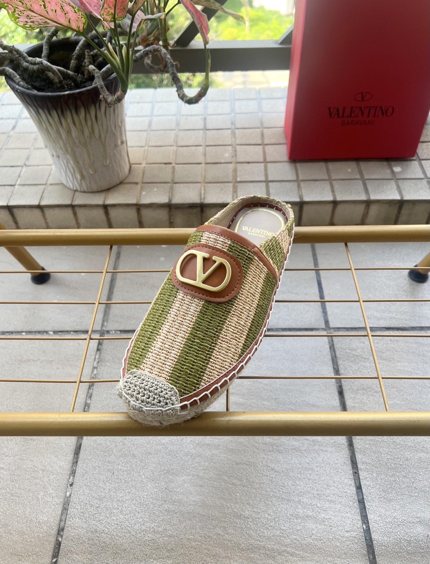 Valentino Mules