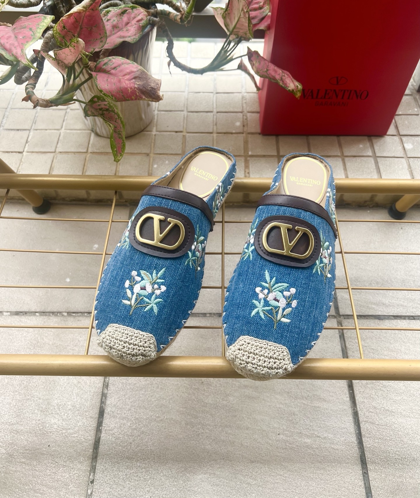 Valentino Mules