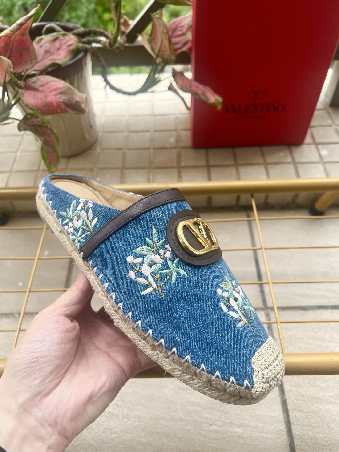 Valentino Mules