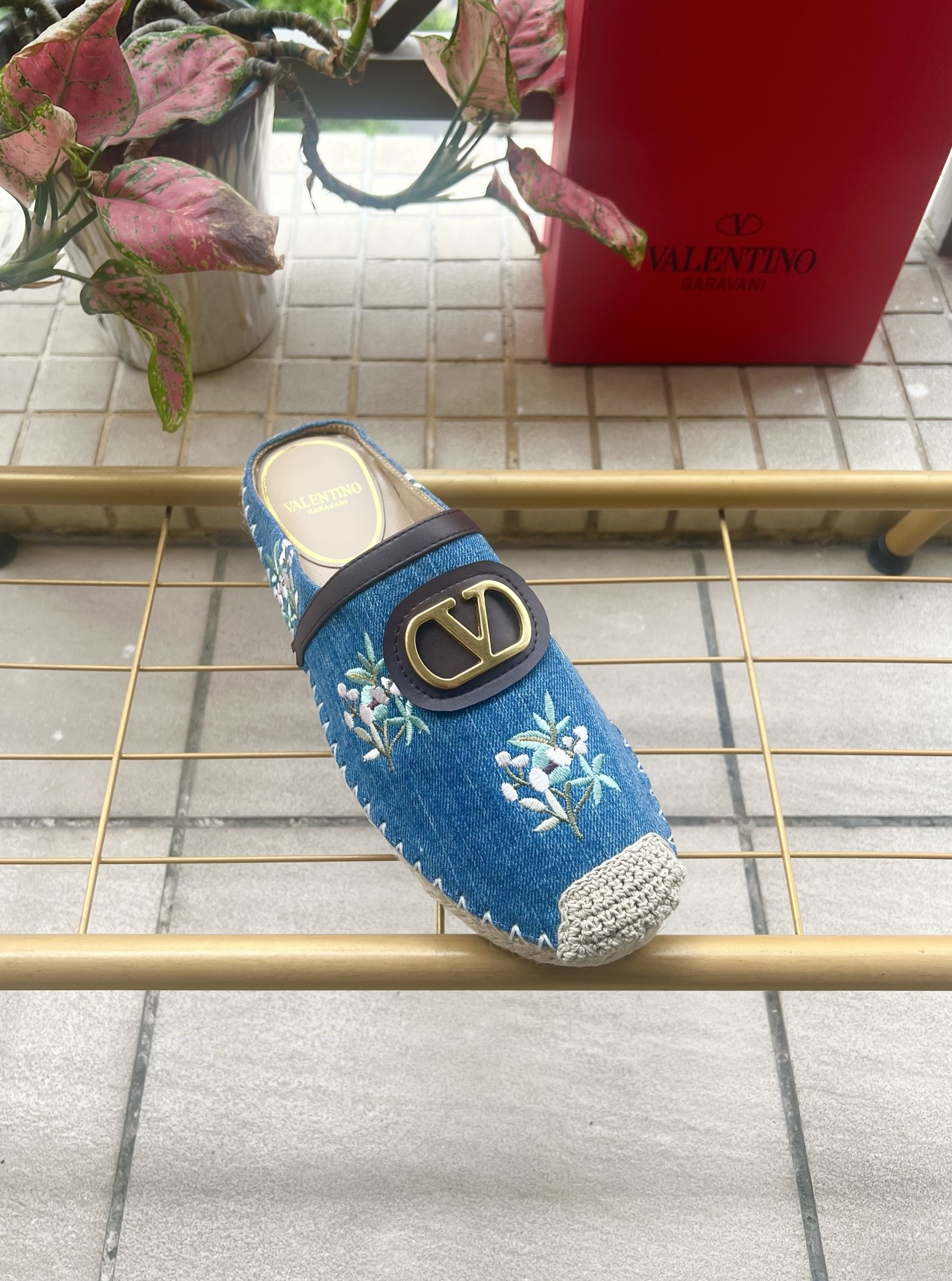Valentino Mules