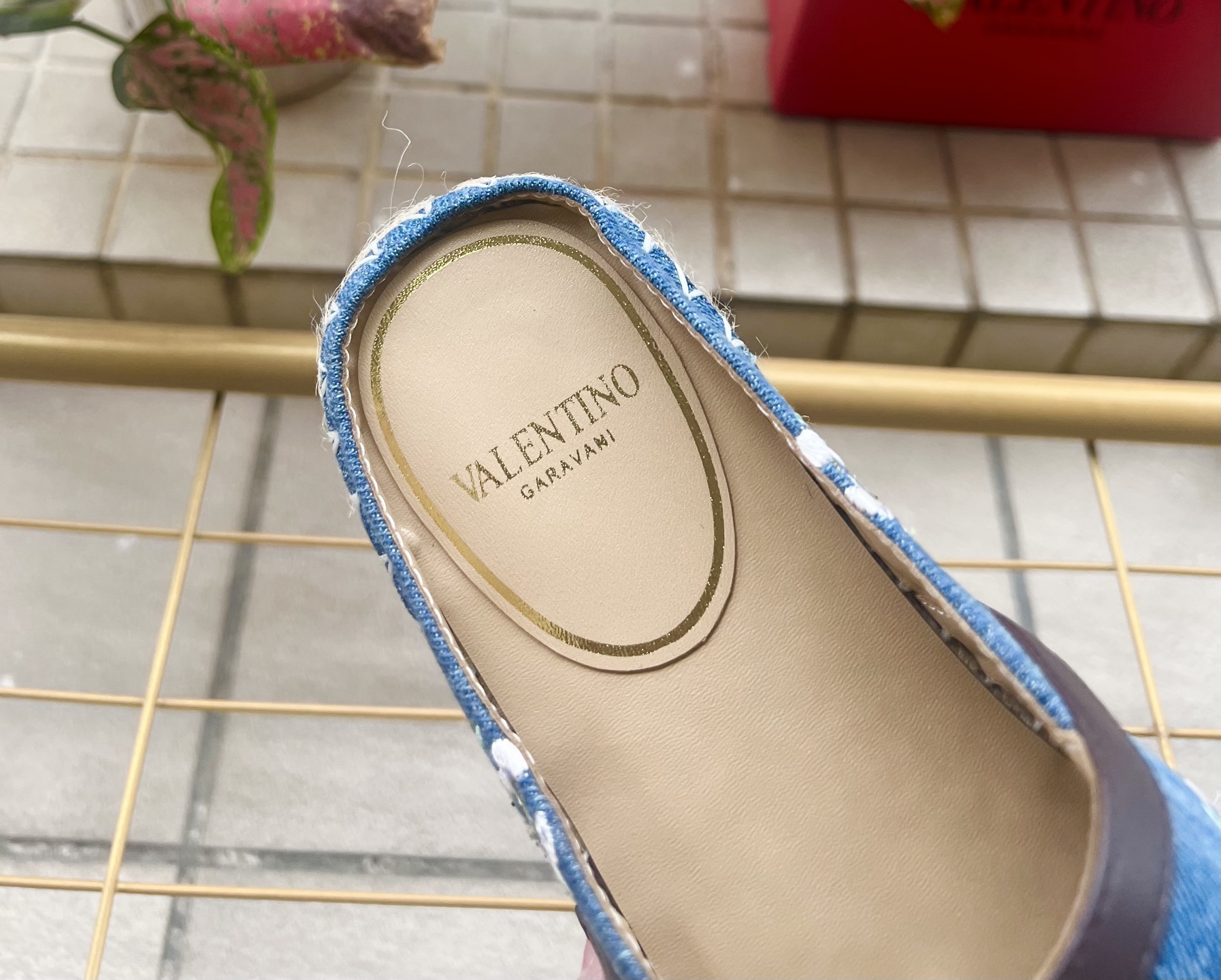 Valentino Mules