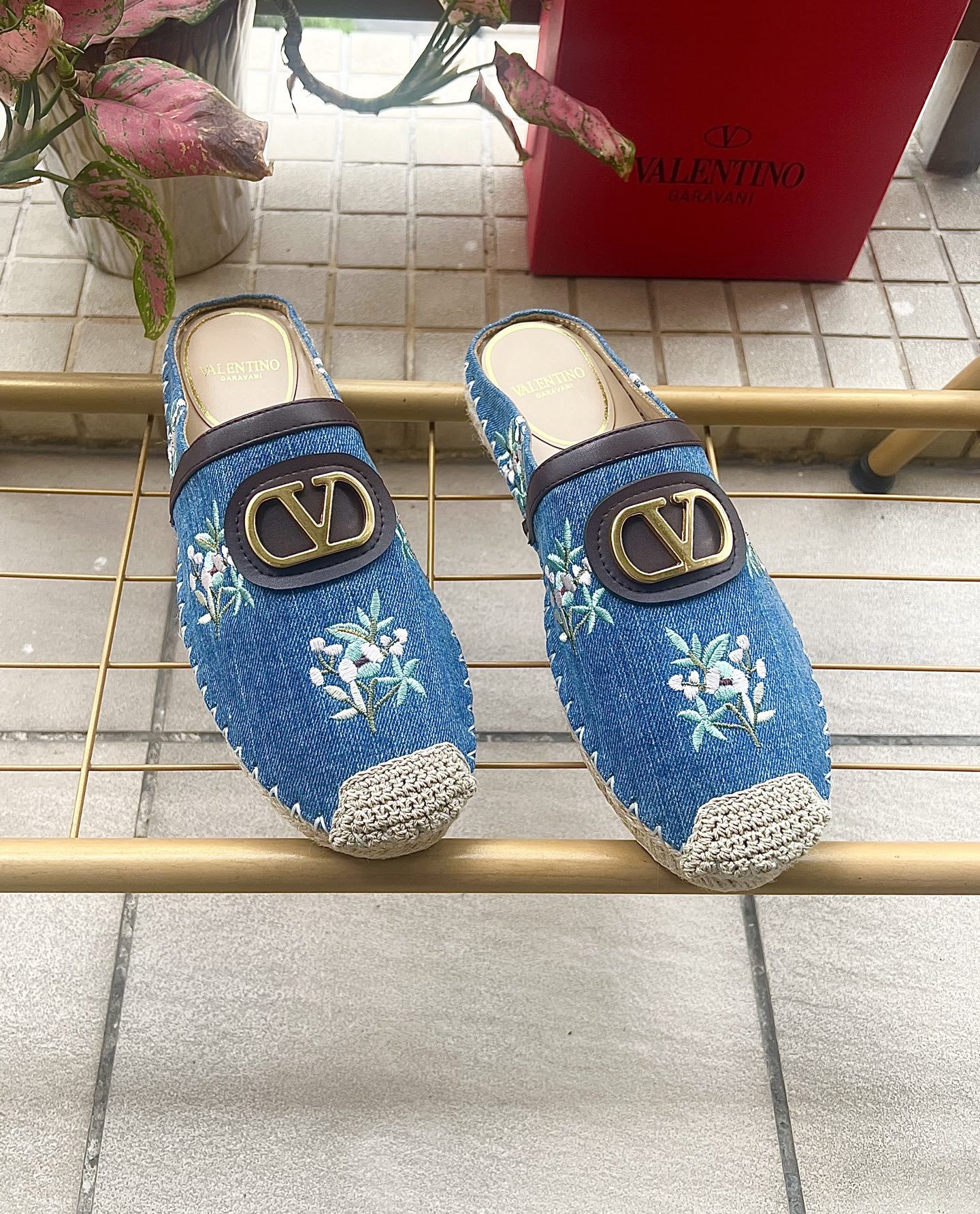 Valentino Mules