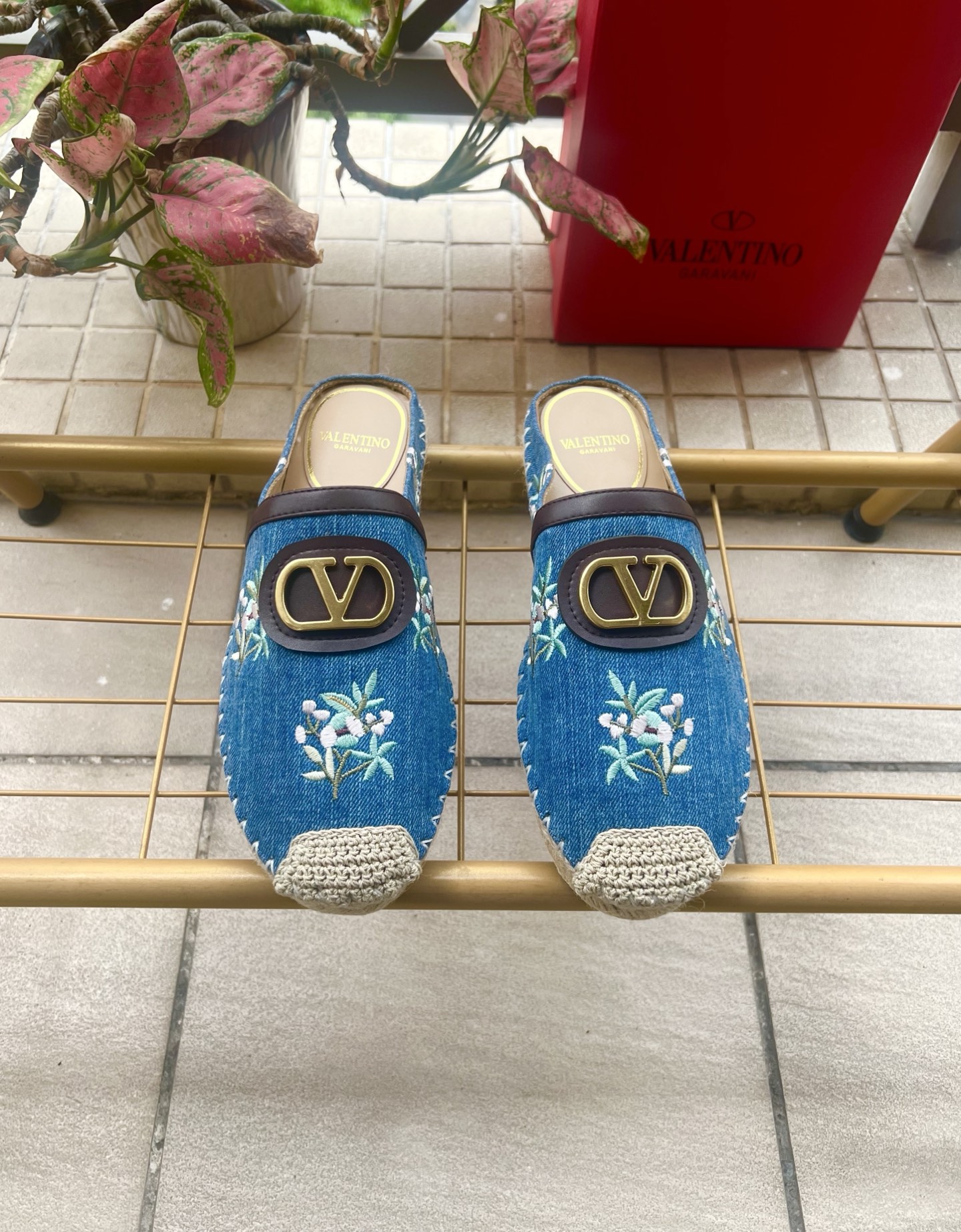 Valentino Mules