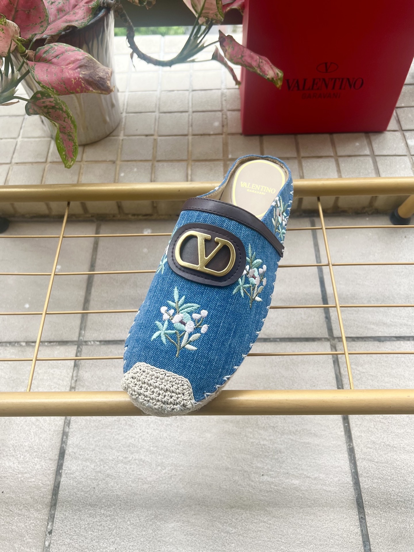Valentino Mules
