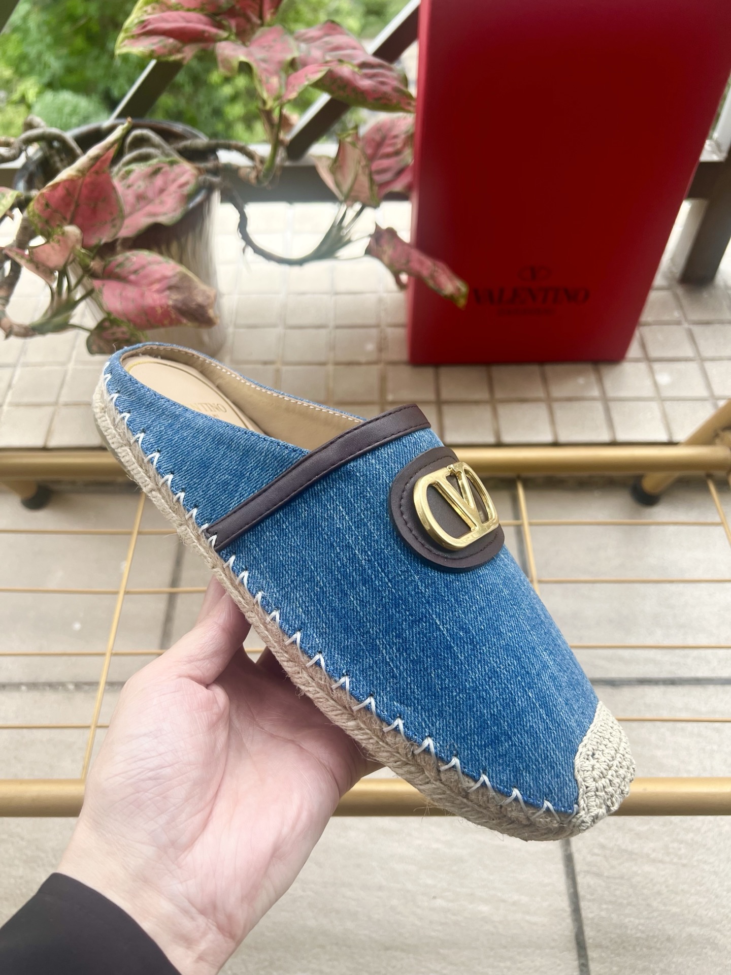 Valentino Mules