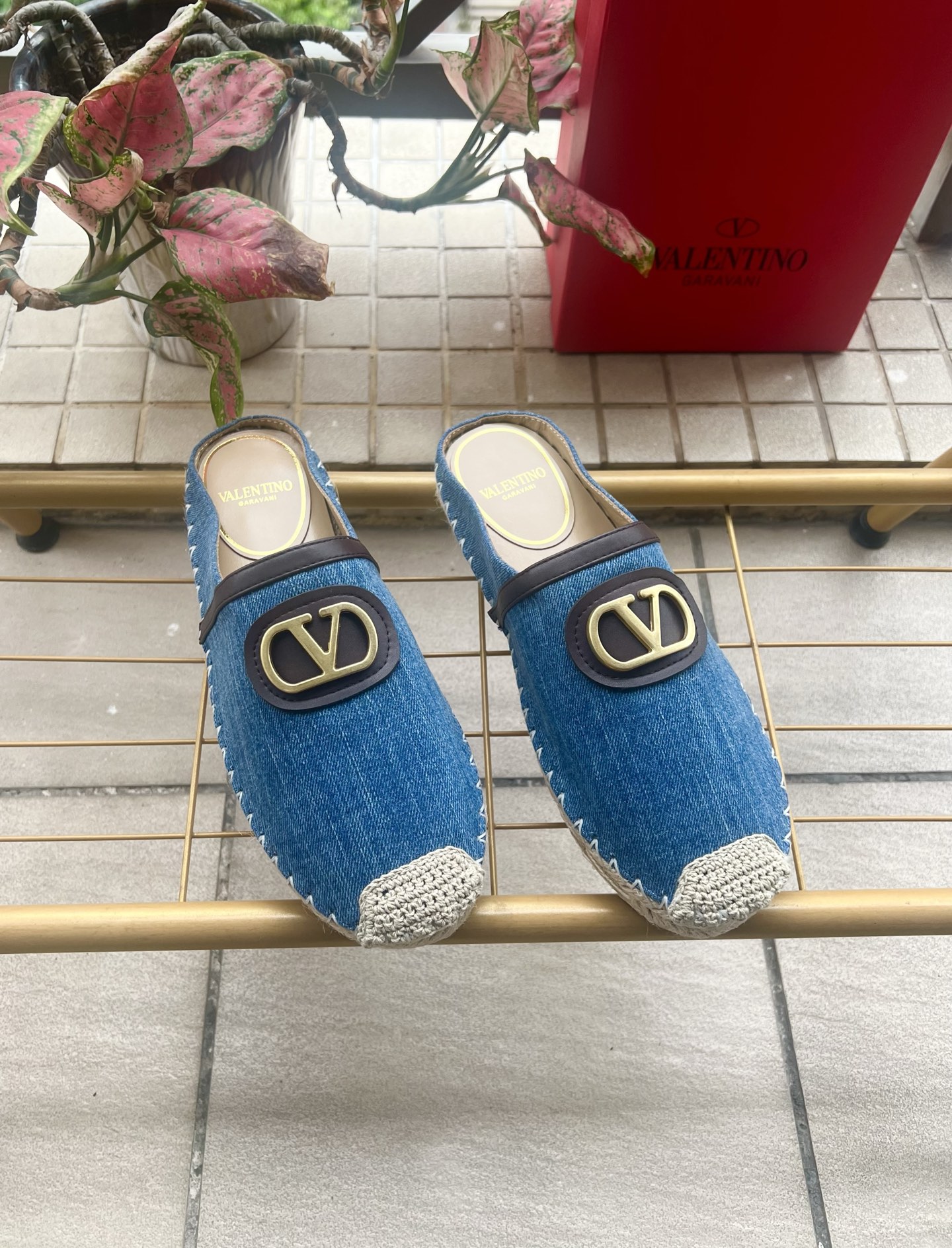 Valentino Mules